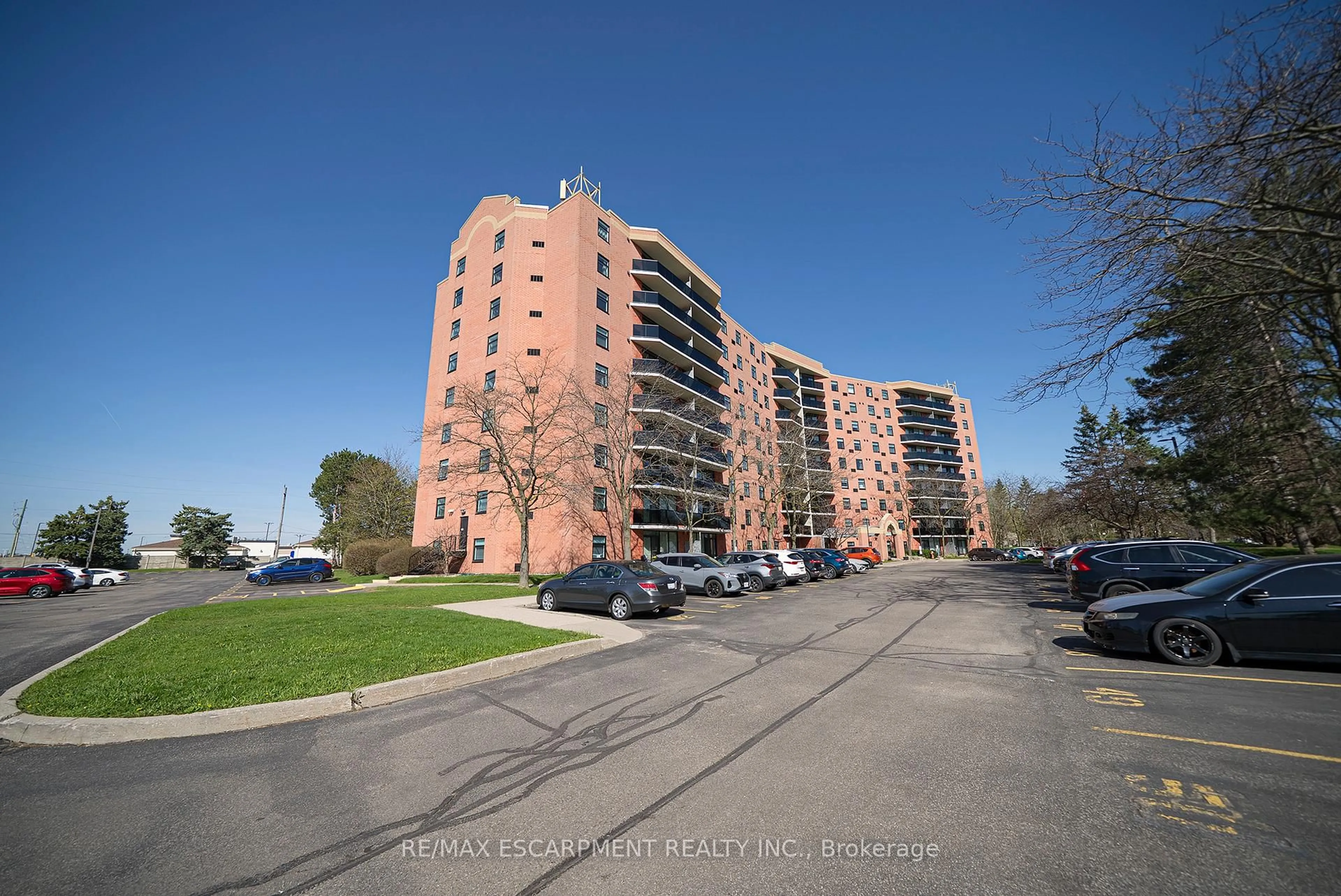 Unknown for 9 Bonheur Crt #715, Brantford Ontario N3P 1Z5