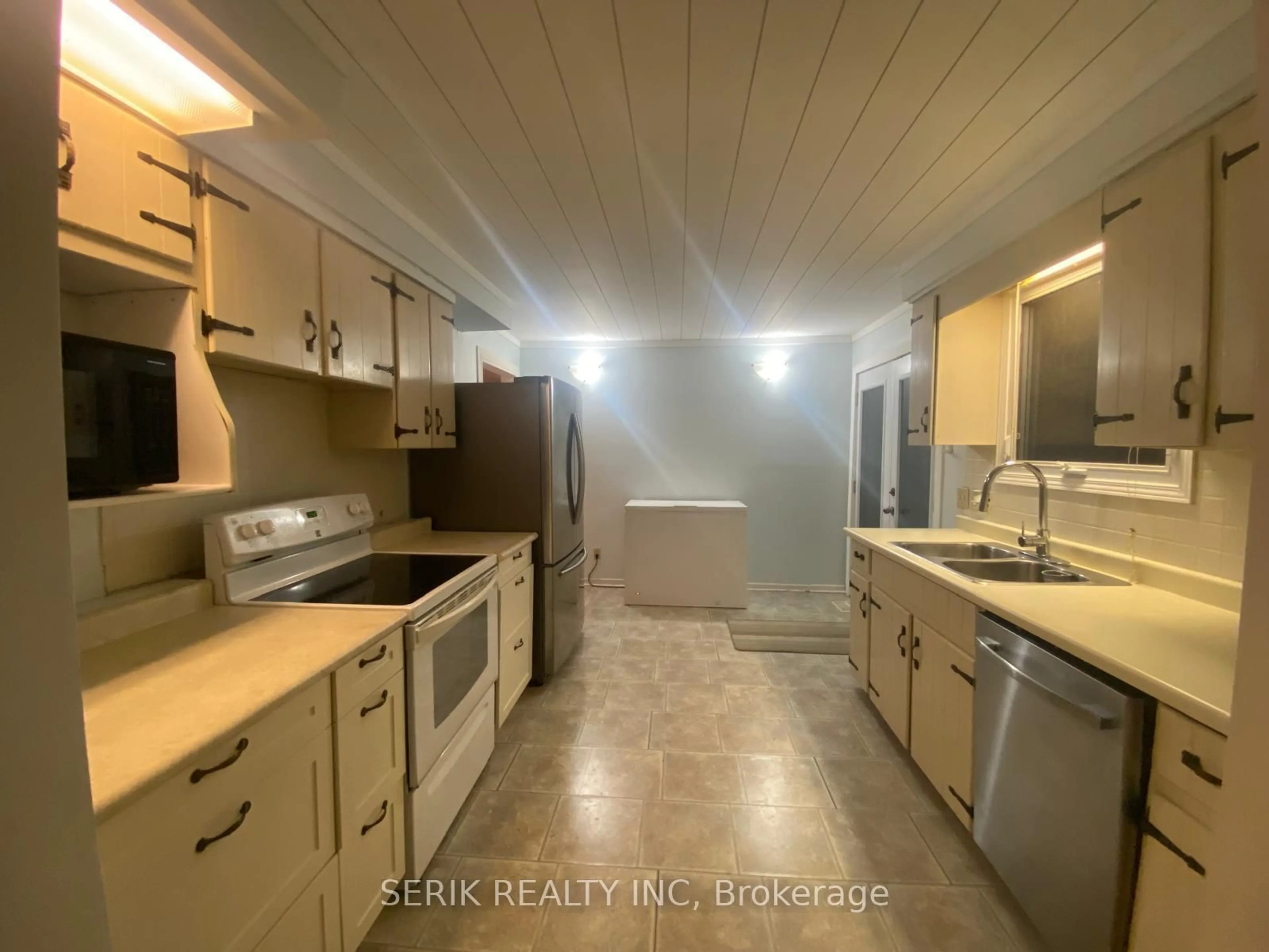 Unknown for 22 CLIFF Ave, Huntsville Ontario P1H 1G1