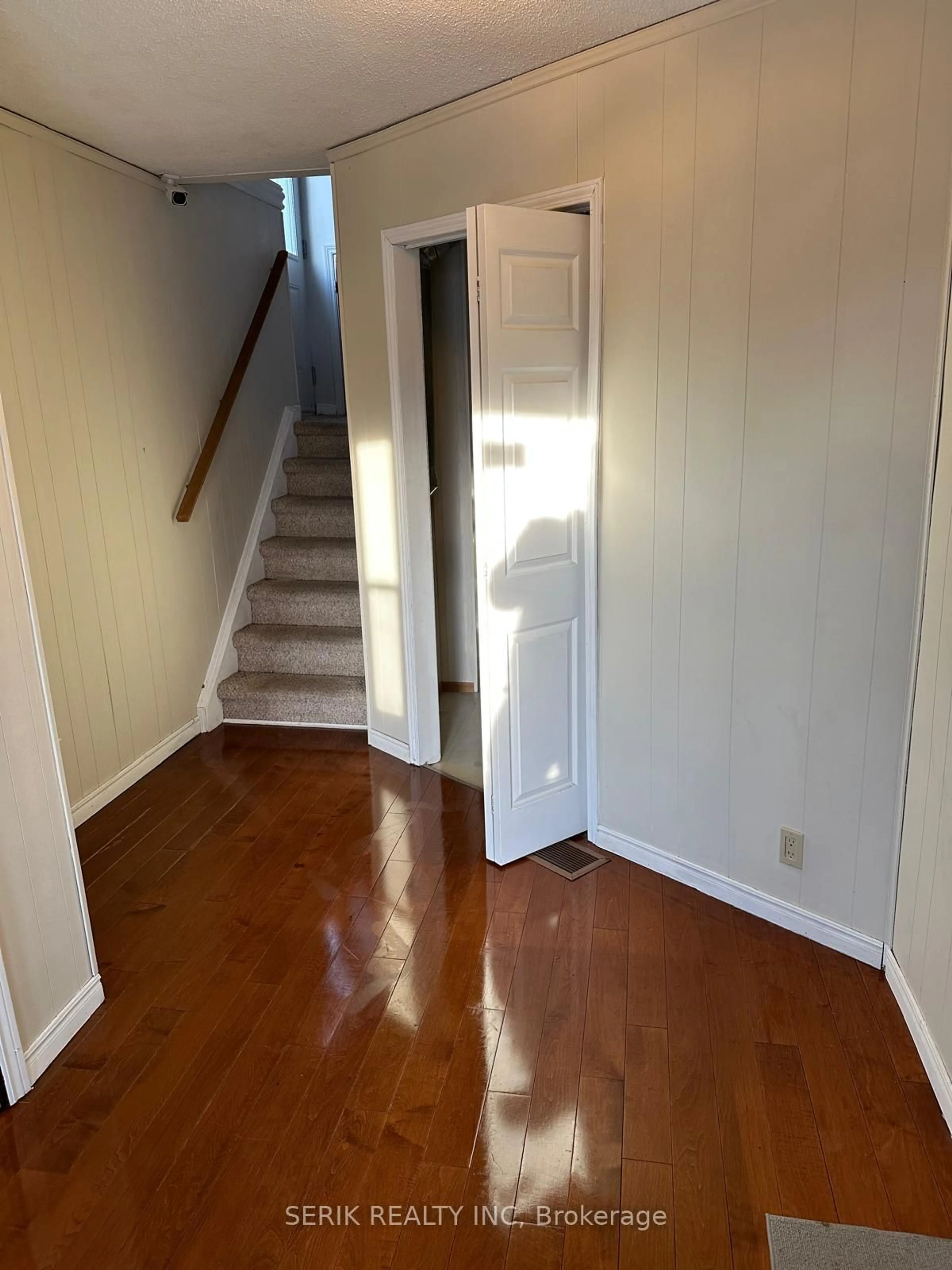 A pic of a room for 22 CLIFF Ave, Huntsville Ontario P1H 1G1