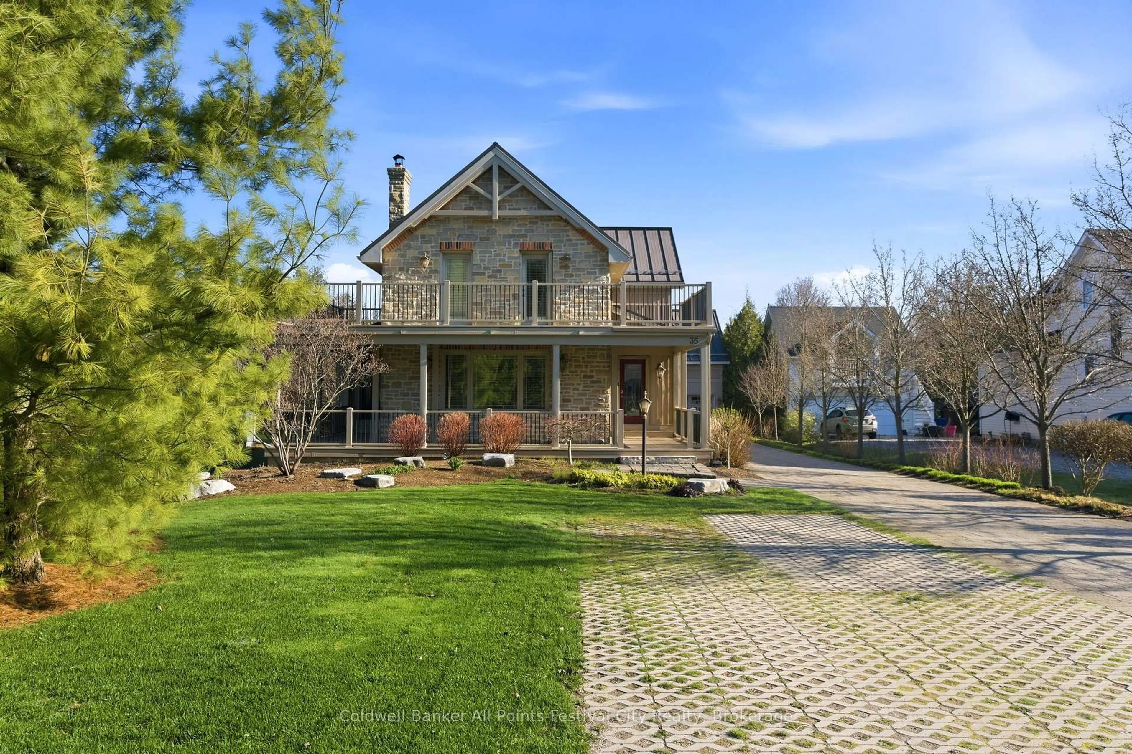 Home with brick exterior material, water/lake/river/ocean view for 35 Jane St, Bluewater Ontario N0M 1G0