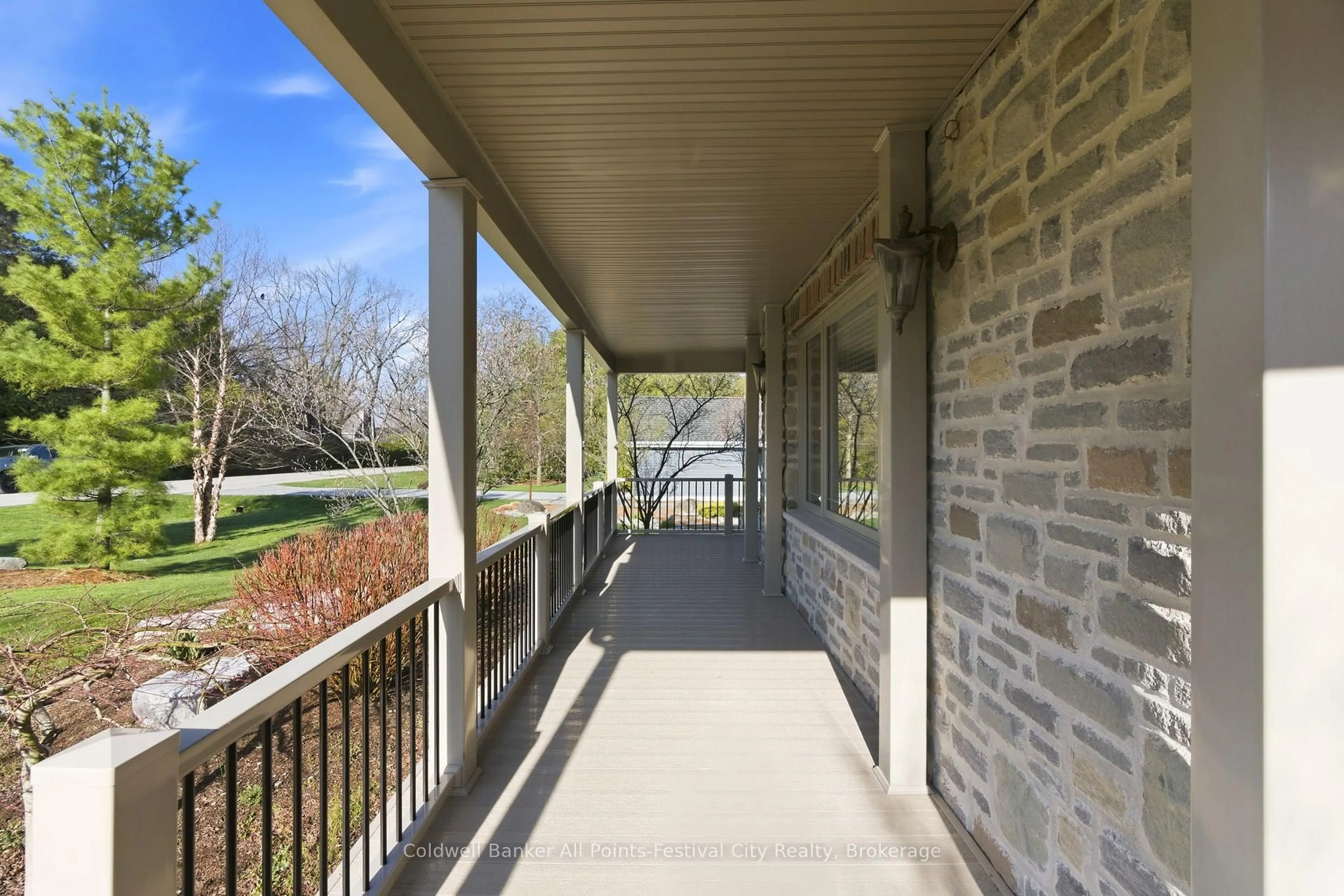 Patio, unknown for 35 Jane St, Bluewater Ontario N0M 1G0