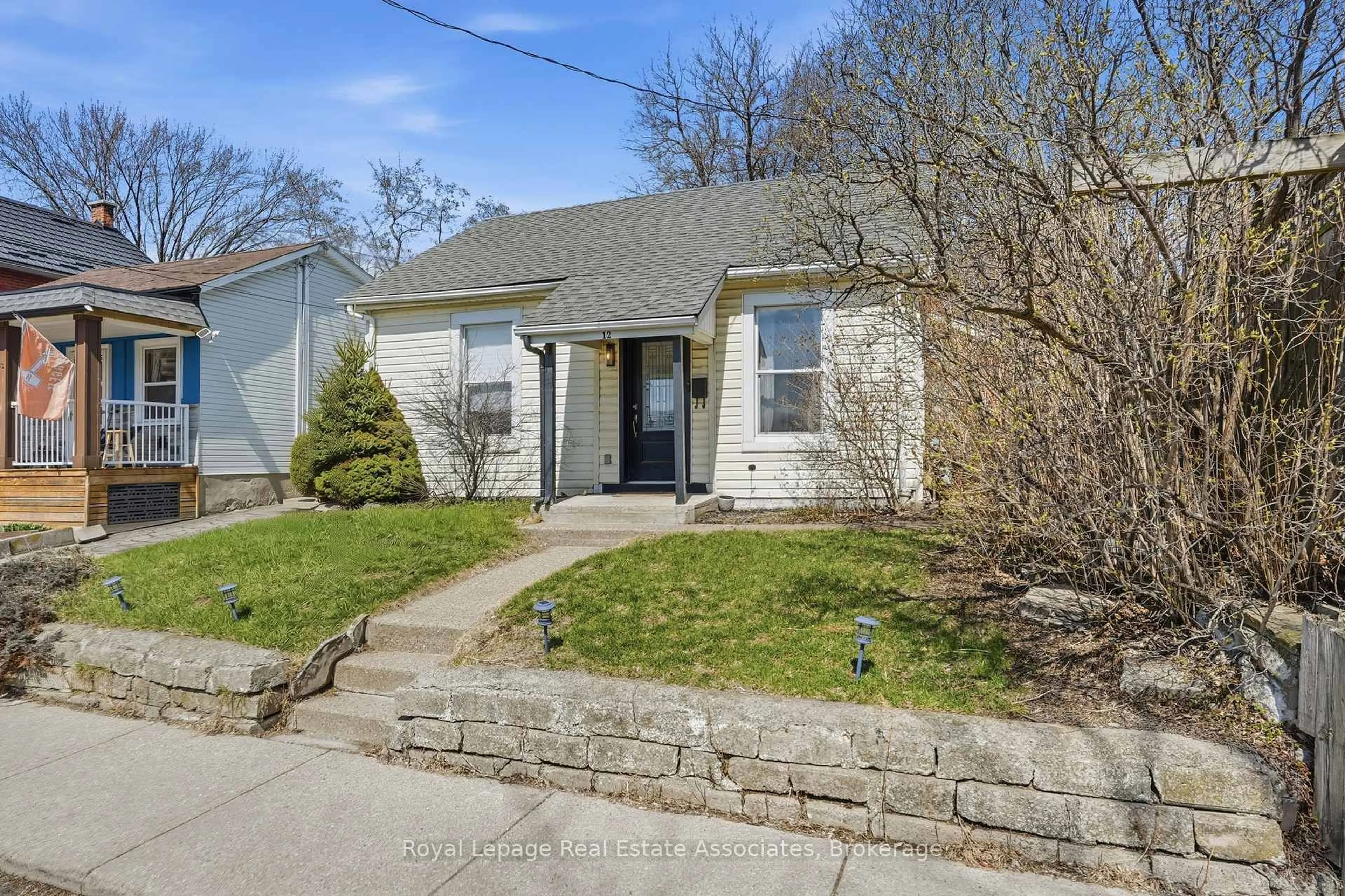 A pic from outside/outdoor area/front of a property/back of a property/a pic from drone, street for 12 Nelson St, Hamilton Ontario L8P 1G3