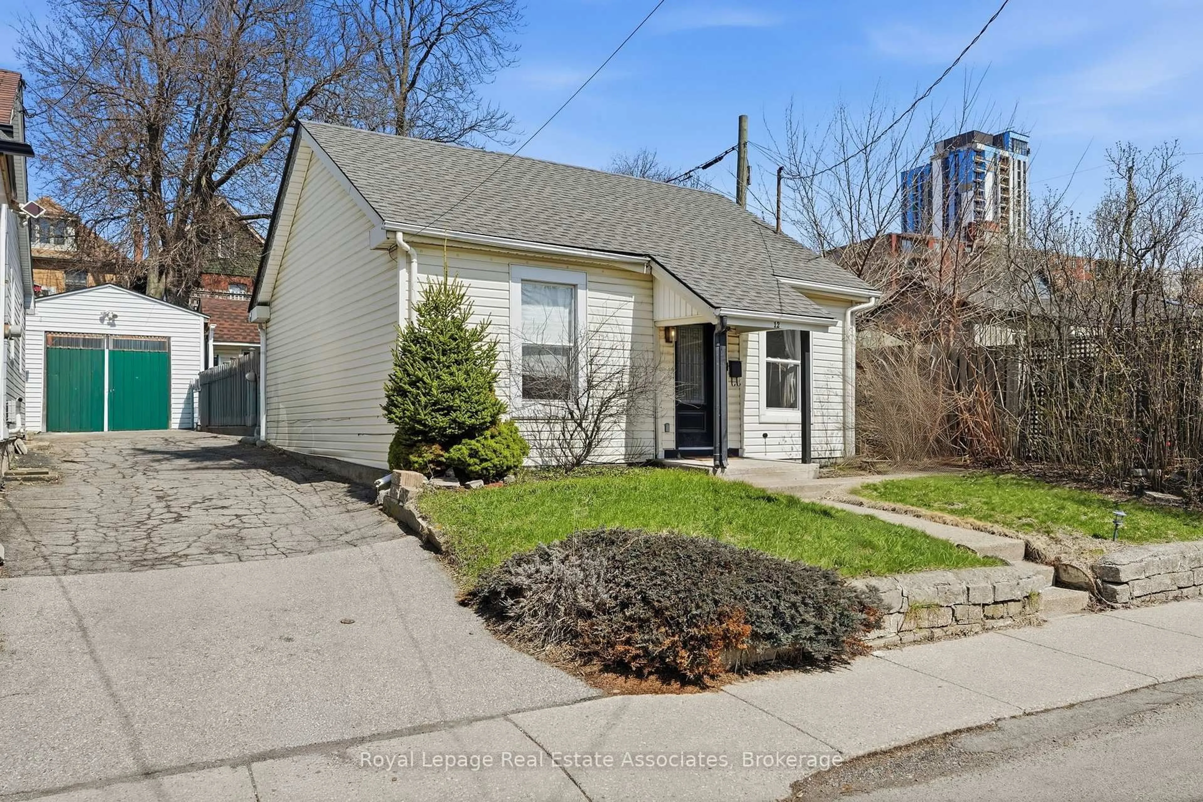 Unknown for 12 Nelson St, Hamilton Ontario L8P 1G3