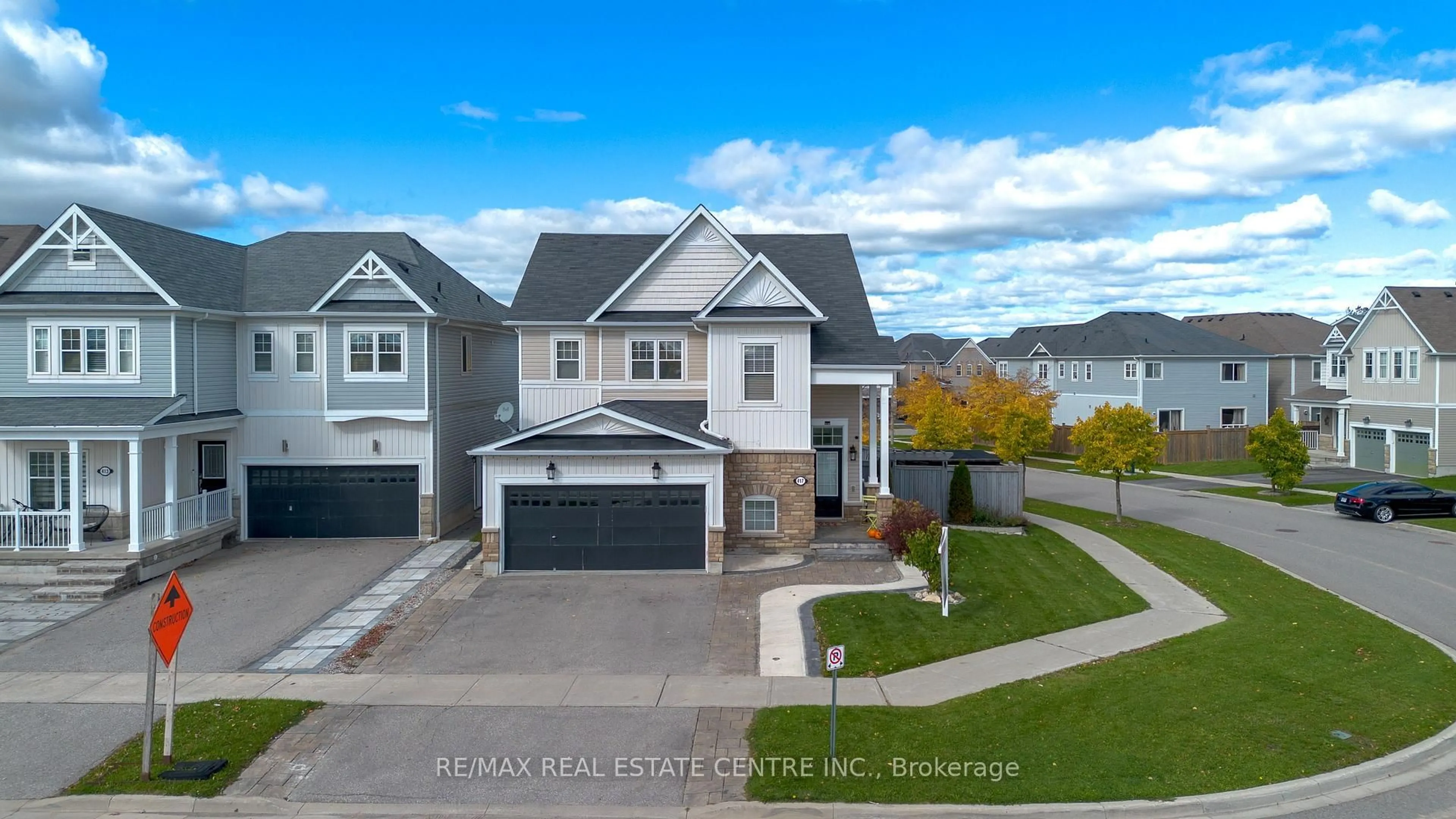 A pic from outside/outdoor area/front of a property/back of a property/a pic from drone, street for 417 Tansley St, Shelburne Ontario L9V 2N6