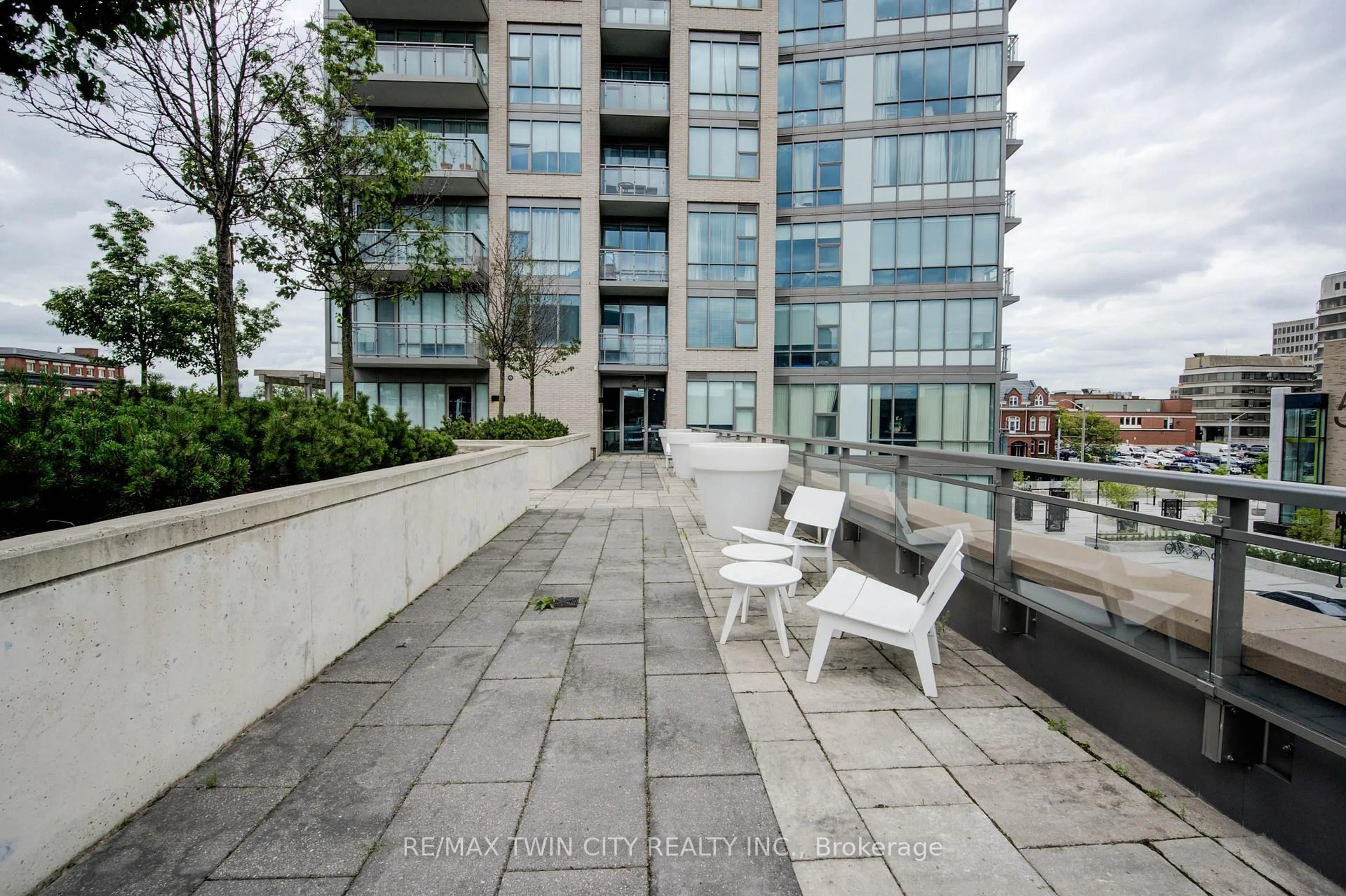 Patio, unknown for 85 Duke St #112, Kitchener Ontario N2H 0B7