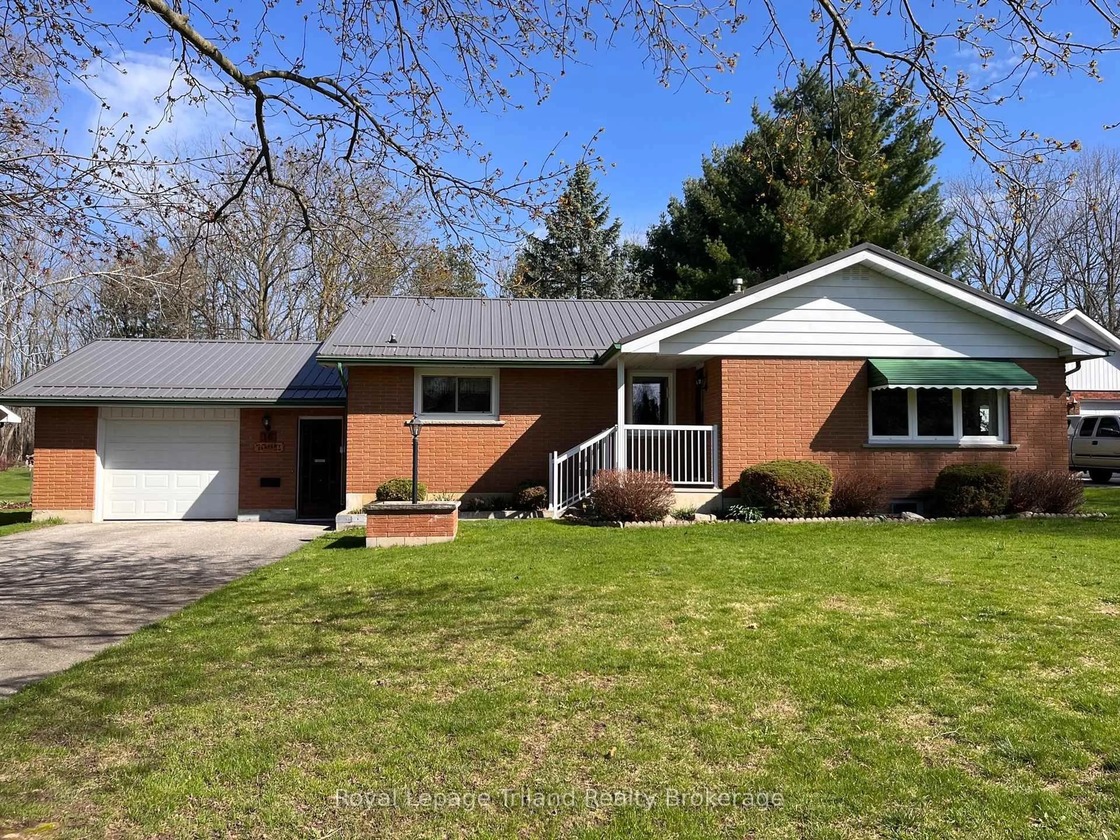 Home with brick exterior material, street for 16 Brock St, Norwich Ontario N0J 1P0