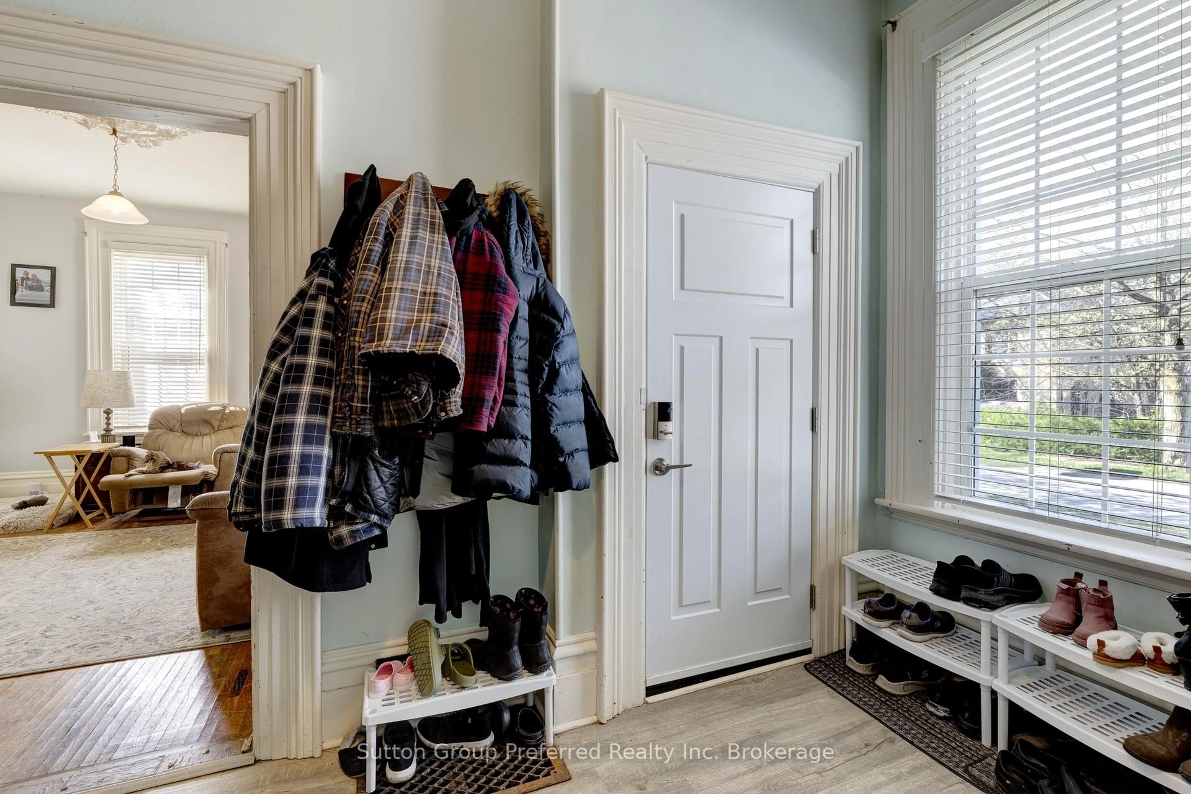 Indoor entryway for 4 Clyde St, Norwich Ontario N0J 1P0