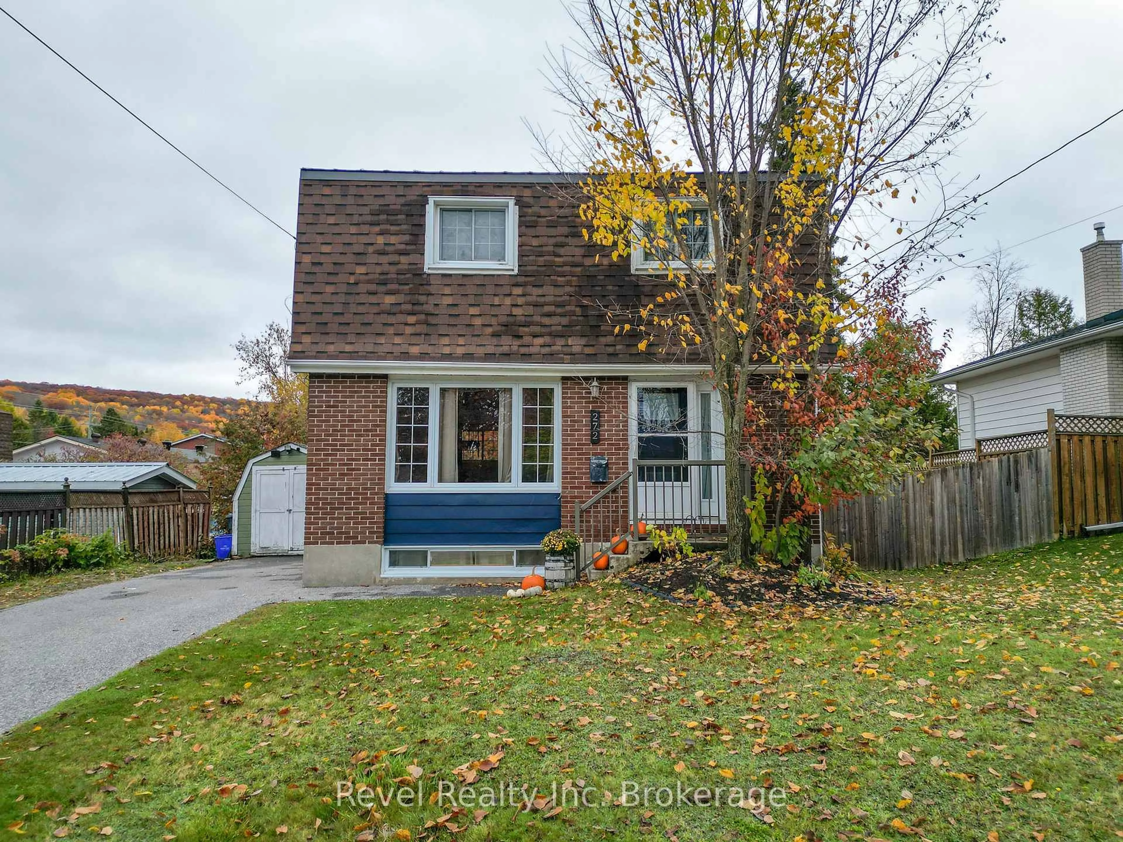 Home with brick exterior material, street for 272 Giroux St, North Bay Ontario P1B 7Y7