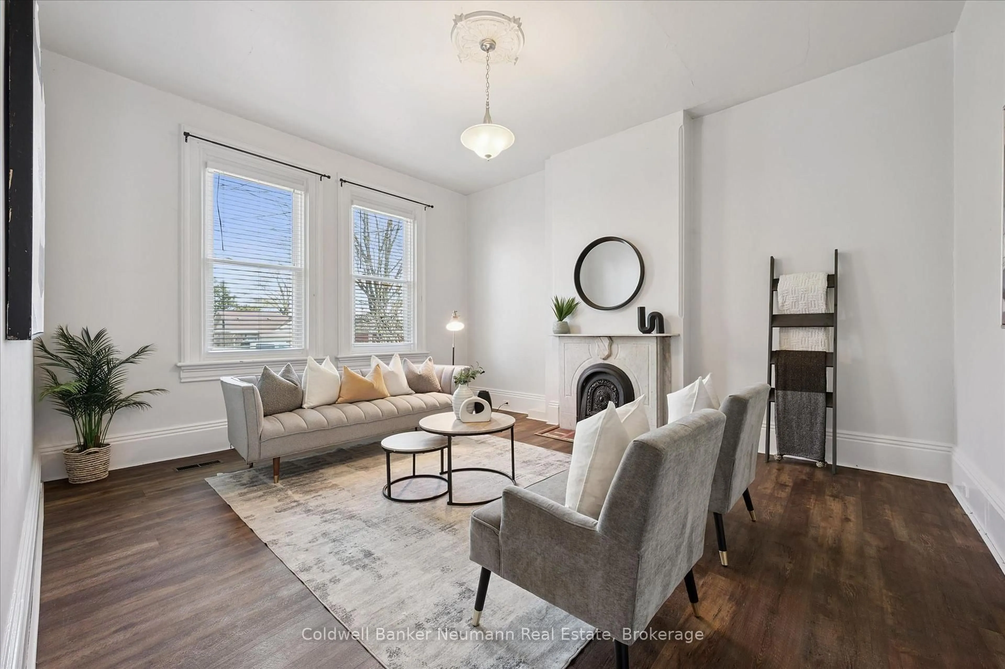 Living room with furniture, unknown for 7 Cambridge St, Guelph Ontario N1H 2T8