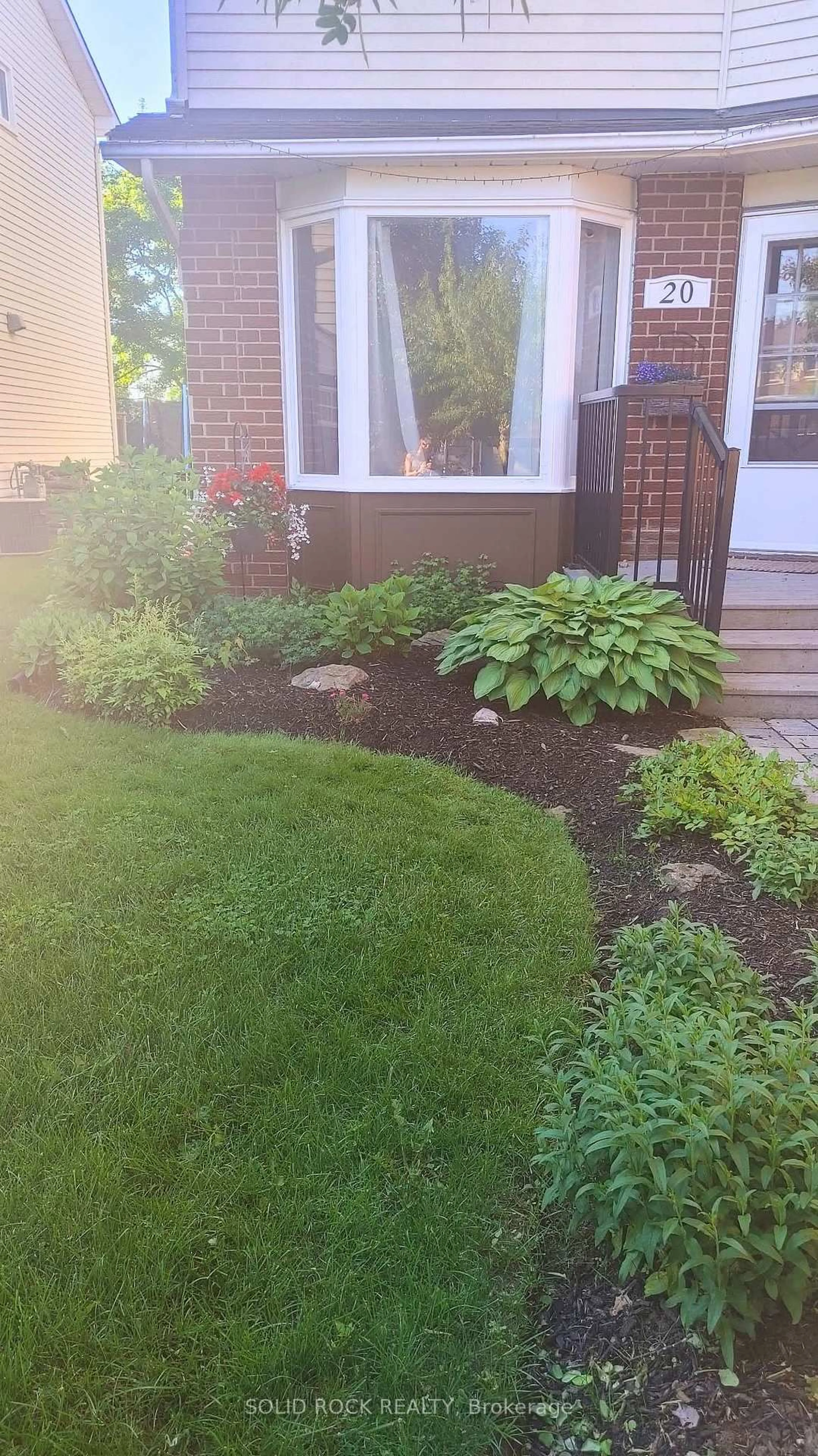 Patio, street for 20 Shetland Way, Kanata Ontario K2M 1R9