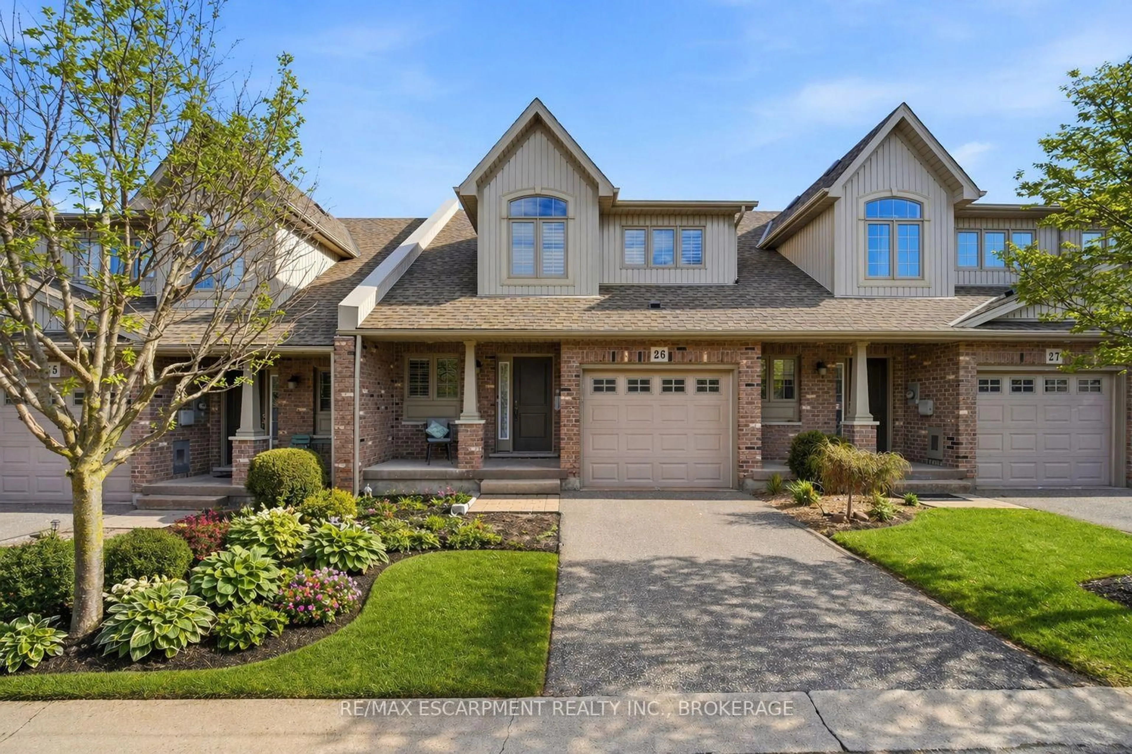 Home with brick exterior material, street for 7 Gibson Pl #26, St. Catharines Ontario L2R 0A3