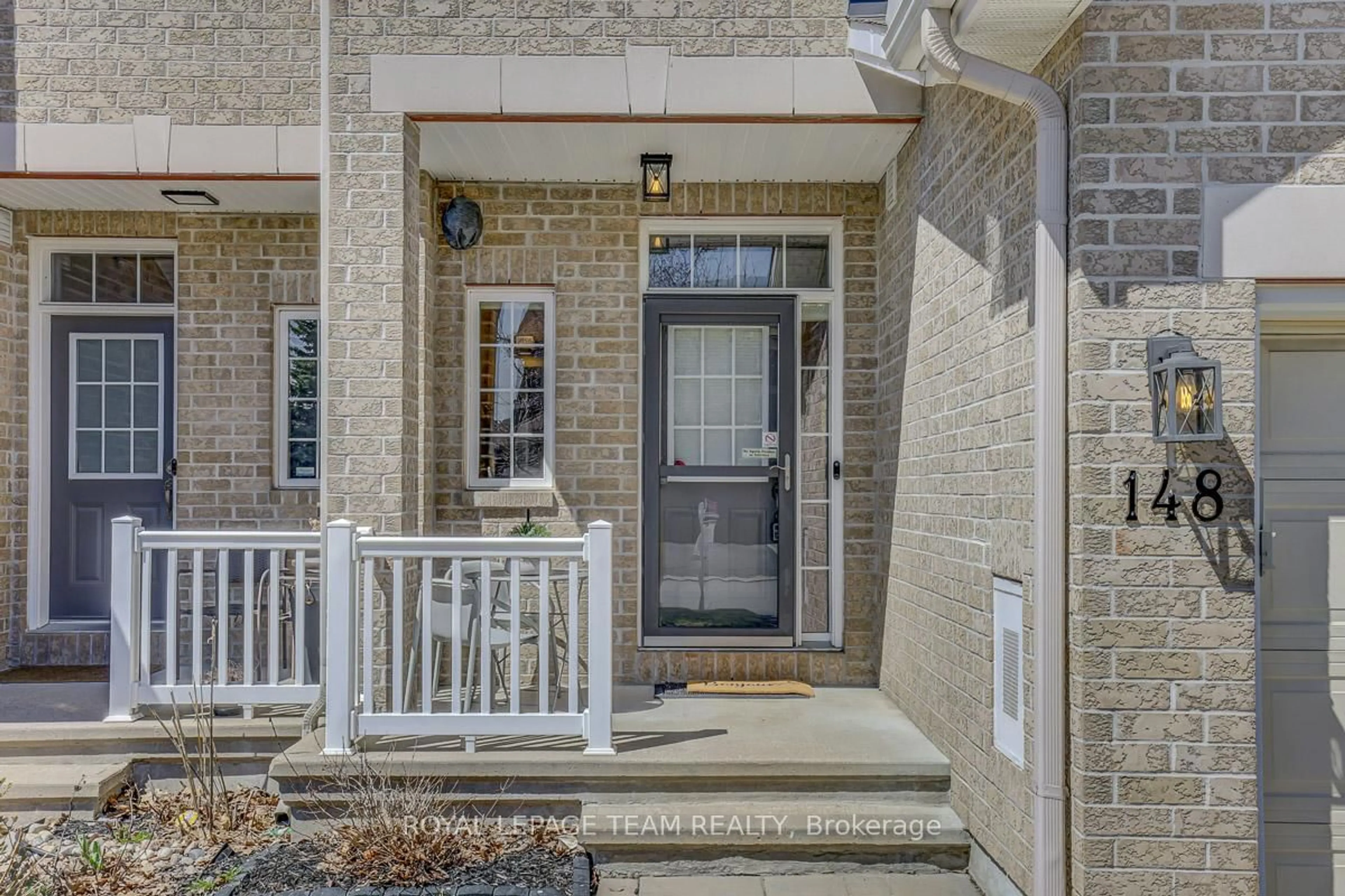 Indoor entryway for 148 Jersey Tea Circ, Ottawa Ontario K1V 2L3
