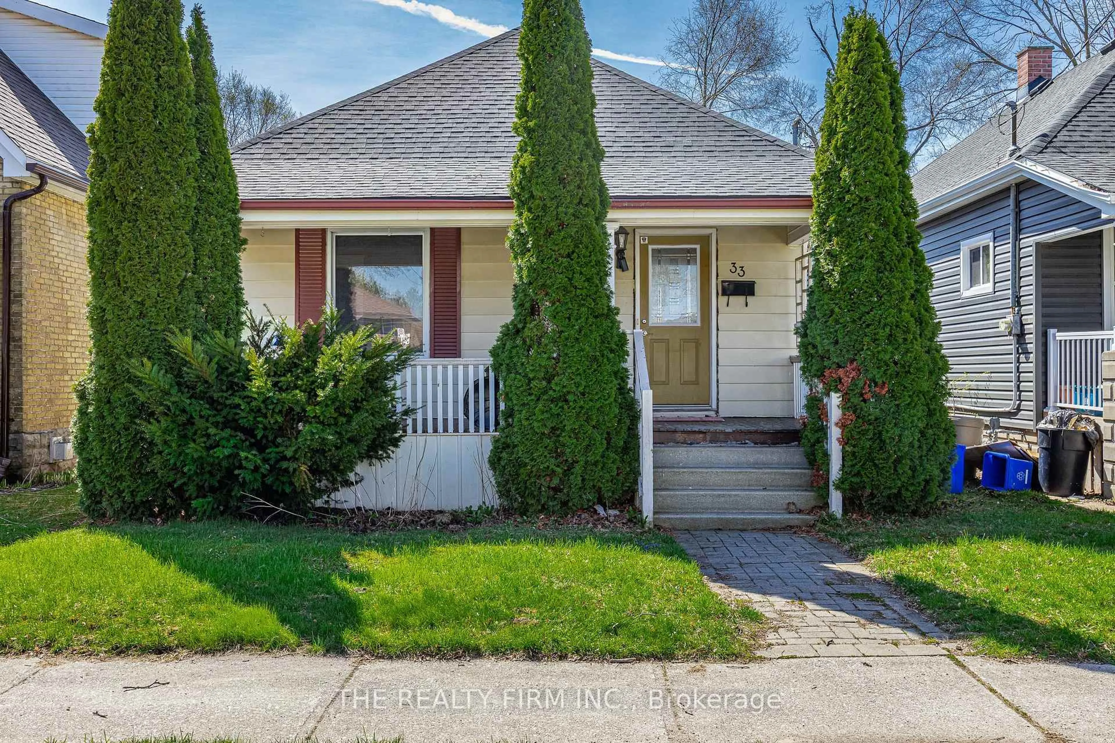 Home with vinyl exterior material, street for 33 Terrence St, London East Ontario N5Z 1C3