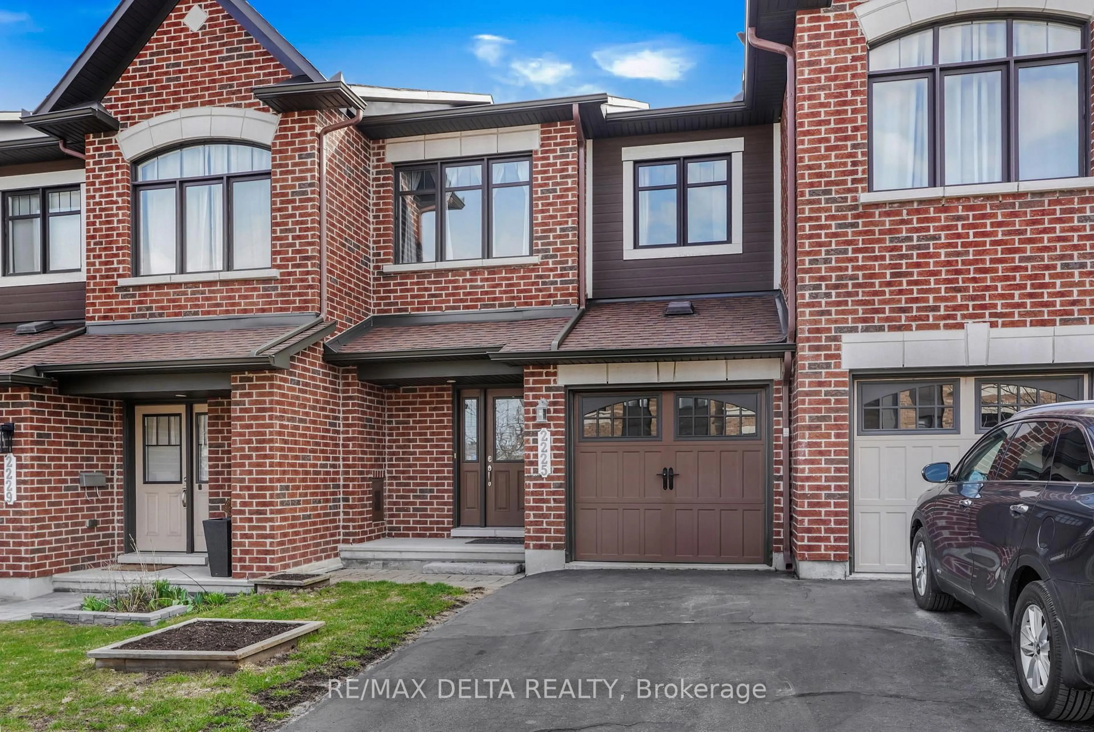 Home with brick exterior material, street for 2225 Marble Cres, Clarence-Rockland Ontario K4K 0G9