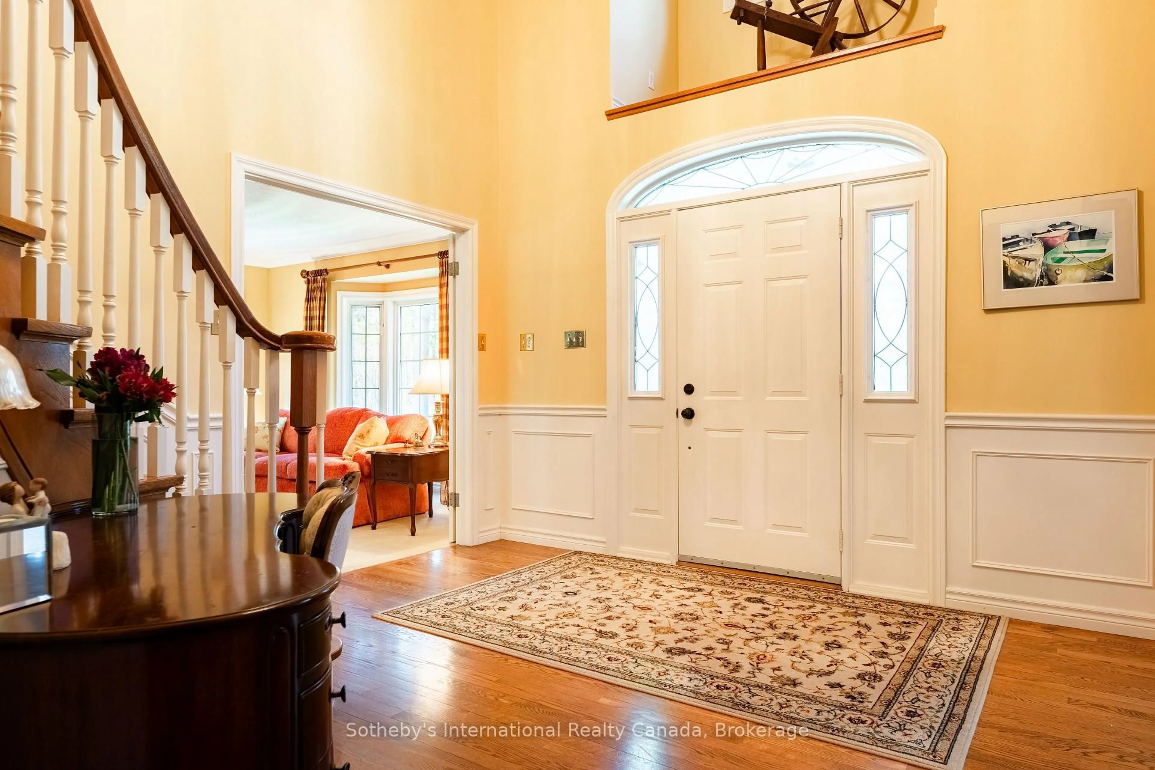 Indoor foyer for 1767 West River Rd, North Dumfries Ontario N1R 5S5