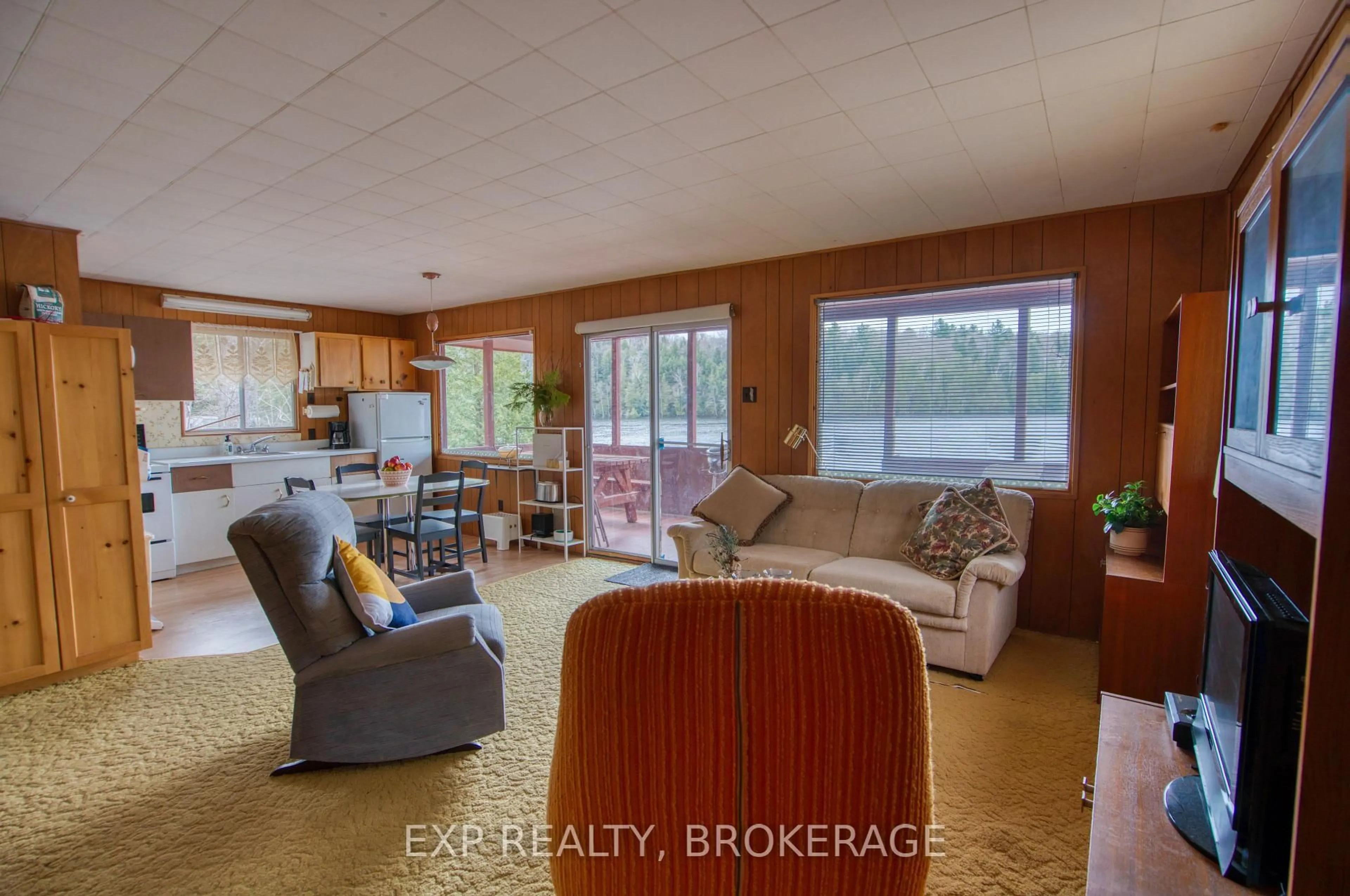 Living room with furniture, unknown for 1027 Rudy Lane, Arden Ontario K0H 1B0