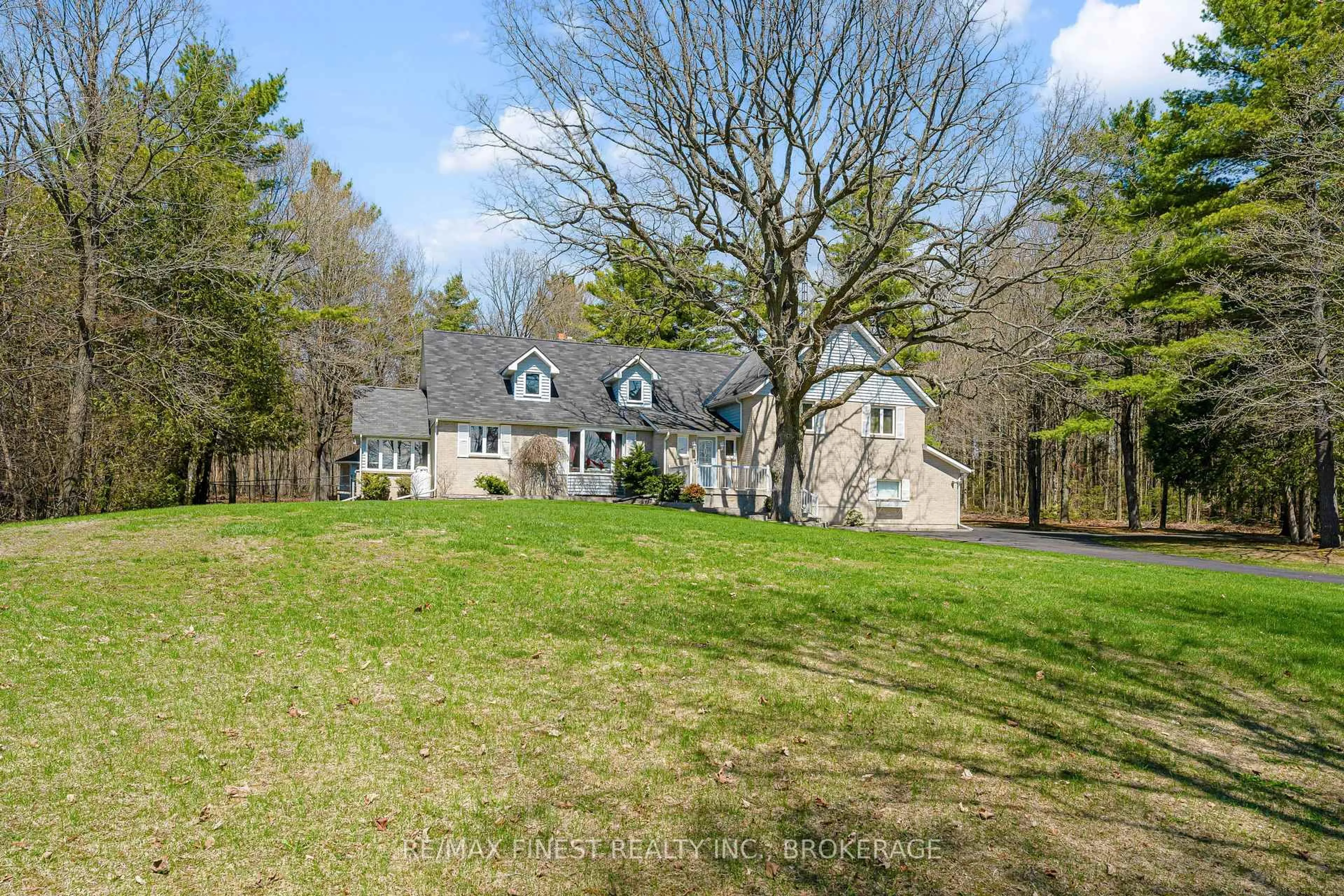 A pic from outside/outdoor area/front of a property/back of a property/a pic from drone, street for 3088 Orser Rd, Mcdonalds Corners Ontario K0H 1M0