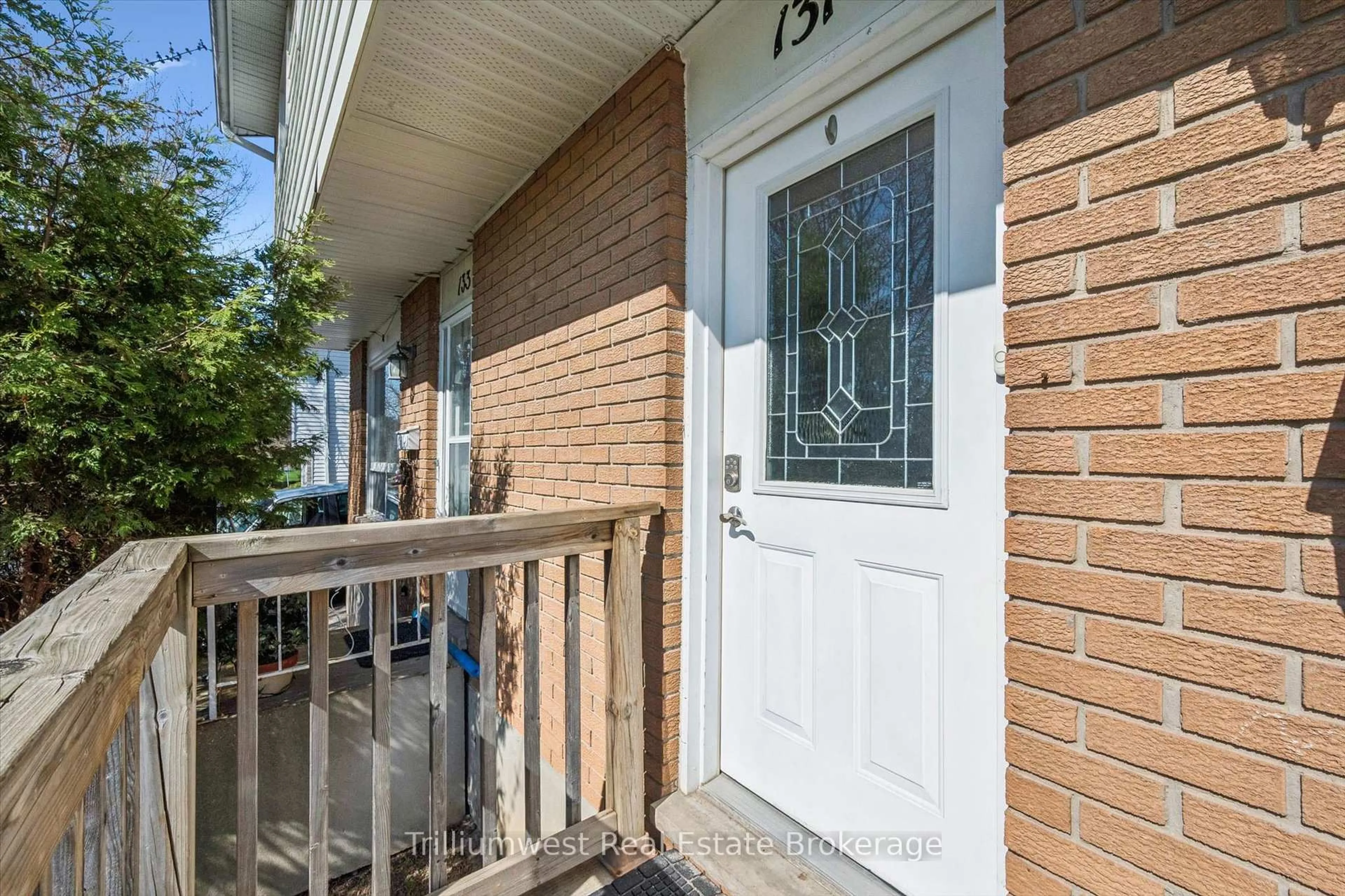 Indoor entryway for 131 Sanderson Dr, Guelph Ontario N1H 7K1