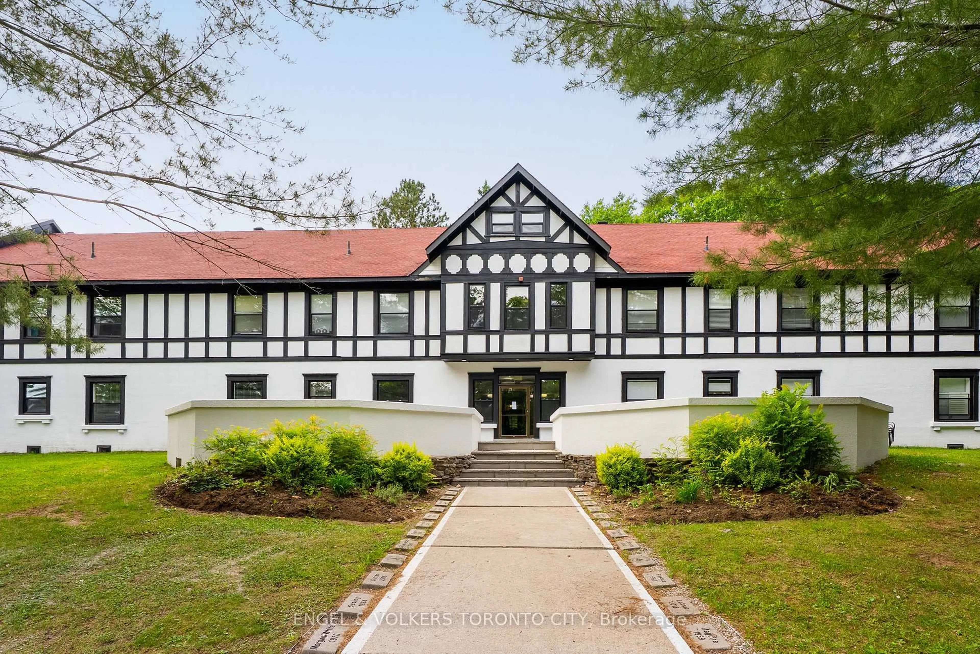 Unknown for 12 Bigwin Island #117, Lake of Bays Ontario P0B 1A0