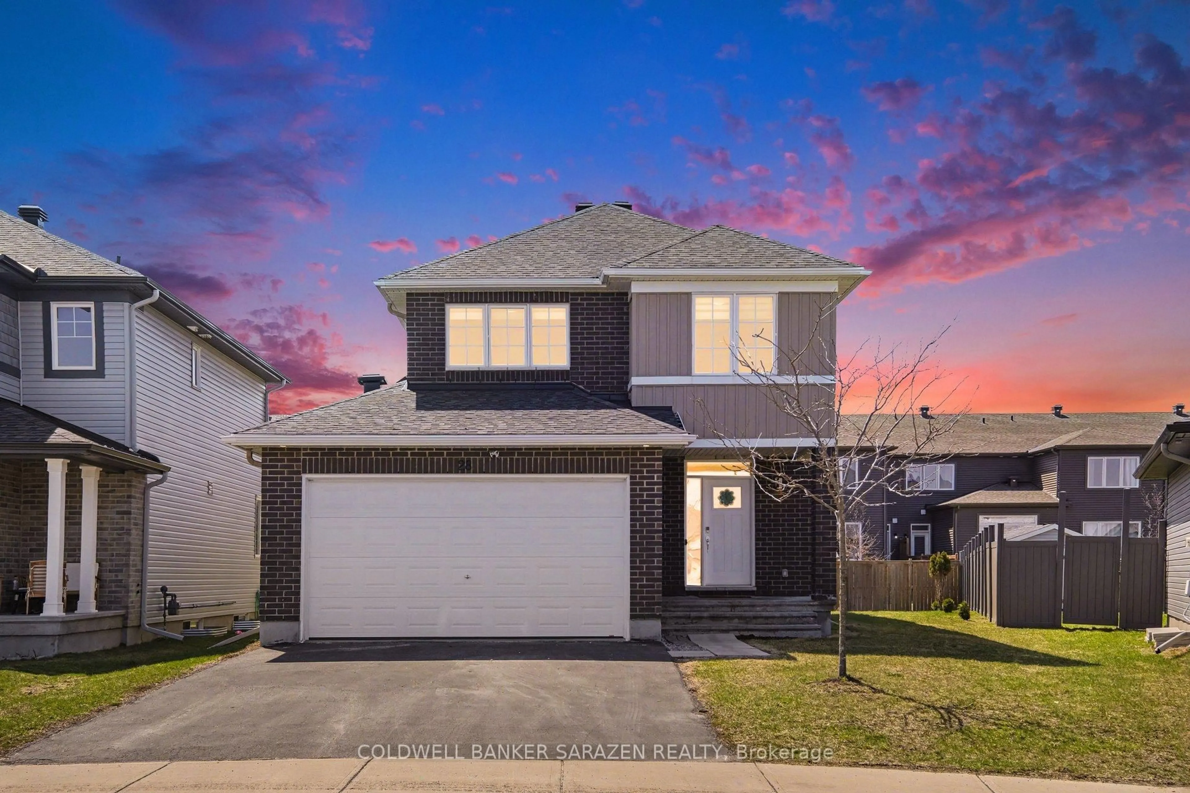 Home with vinyl exterior material, street for 28 Fanning St, Carleton Place Ontario K7C 0J3