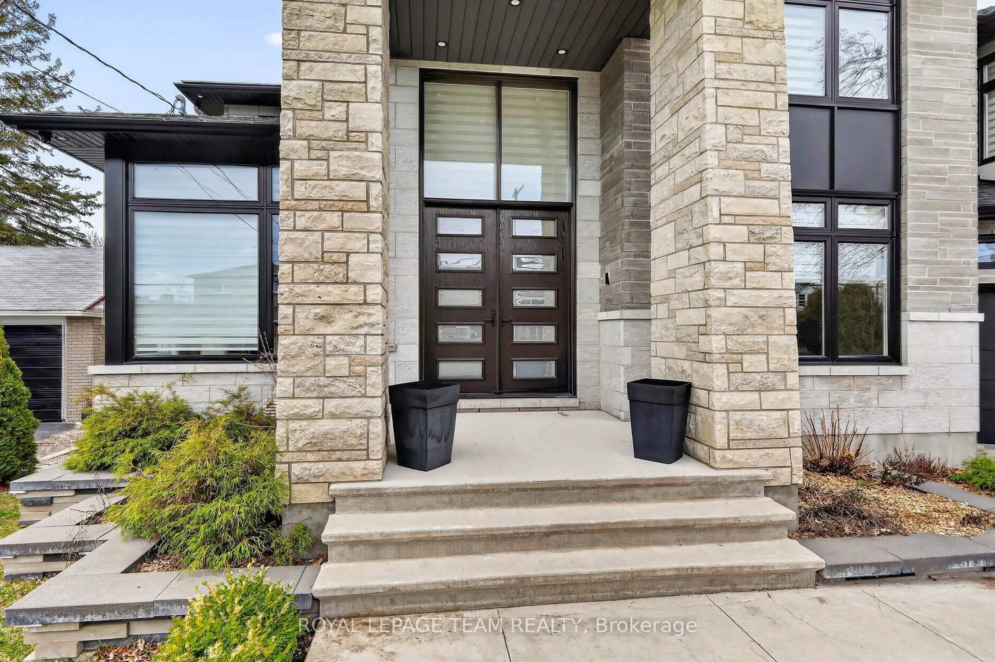 Unknown for 1670 ORTONA Ave, Ottawa Ontario K2C 1W7