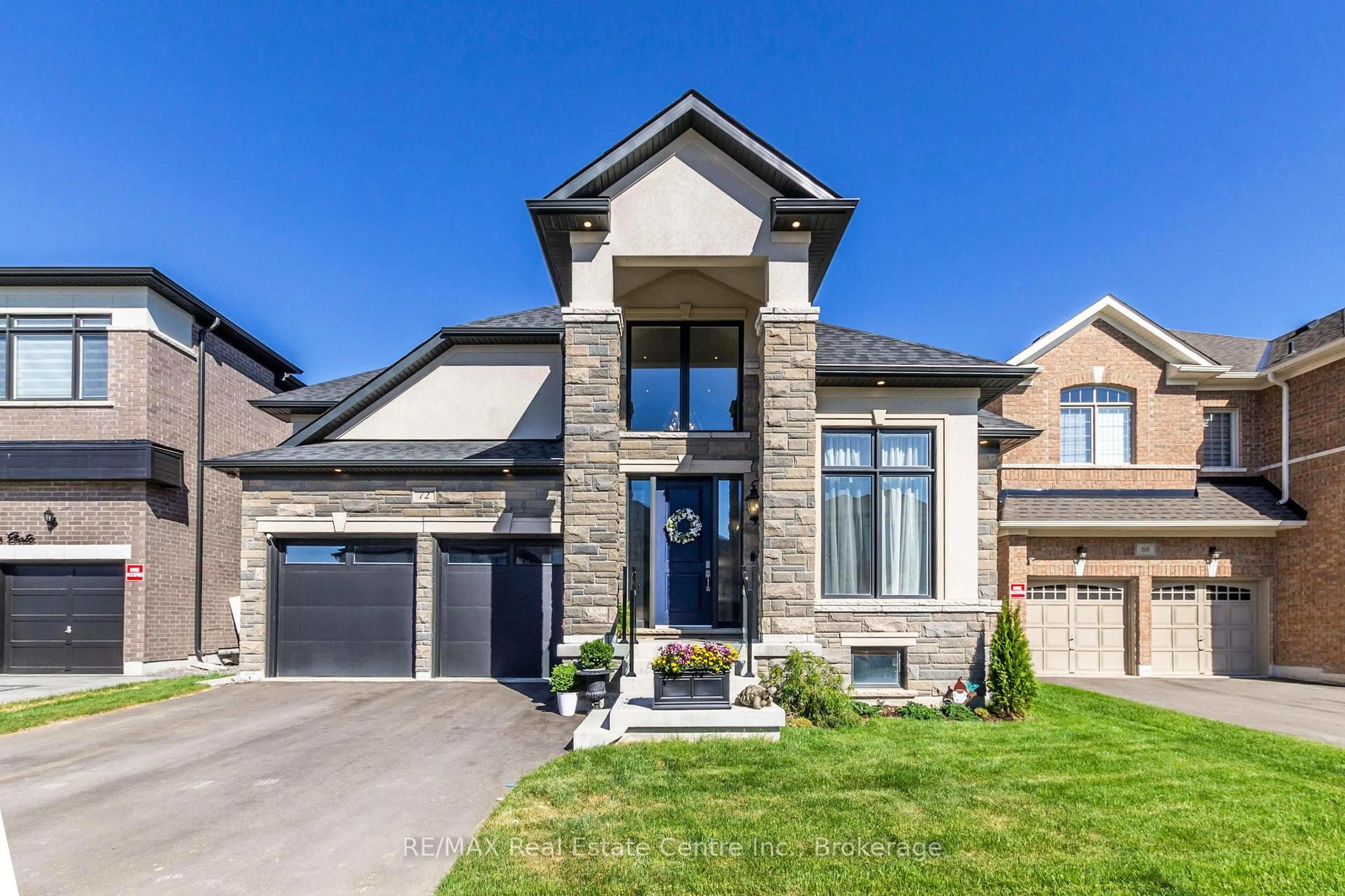 Home with brick exterior material, street for 72 Pond View Gate, Hamilton Ontario L8B 2A1