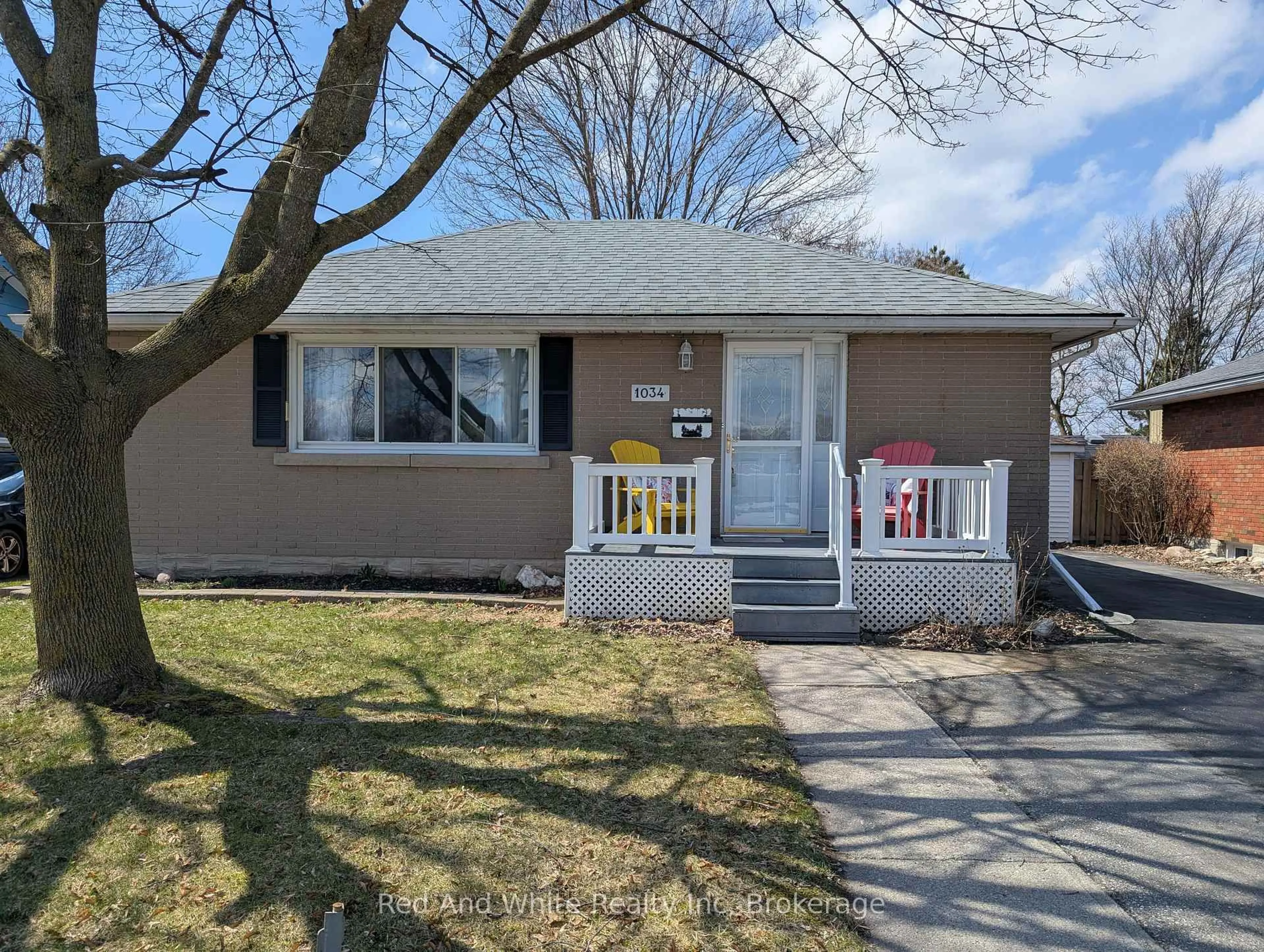 Home with vinyl exterior material, street for 1034 Winterhalt Ave, Cambridge Ontario N3H 4J9