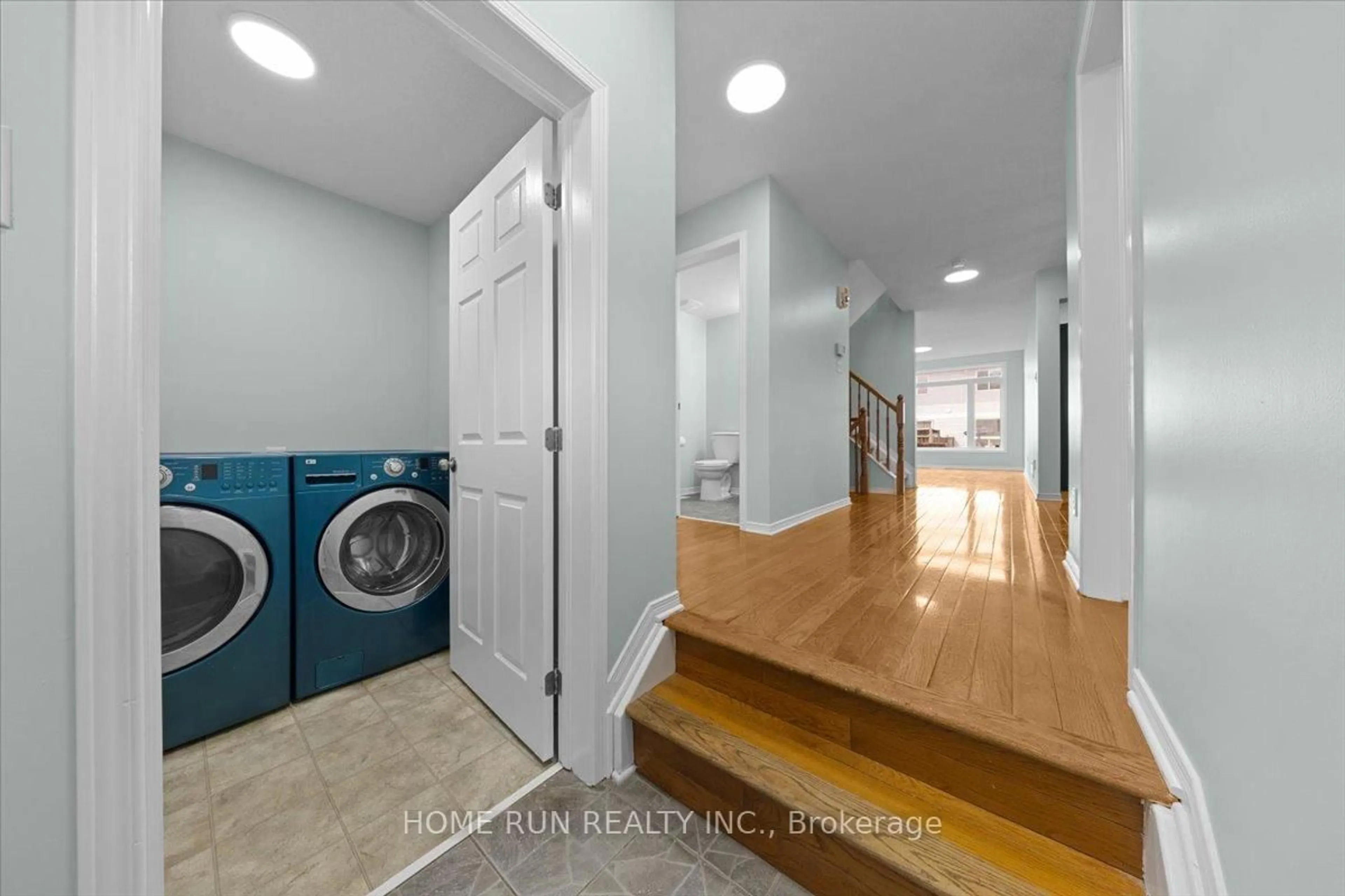 Laundry room for 294 Applecross Cres, Ottawa Ontario K2K 0C4