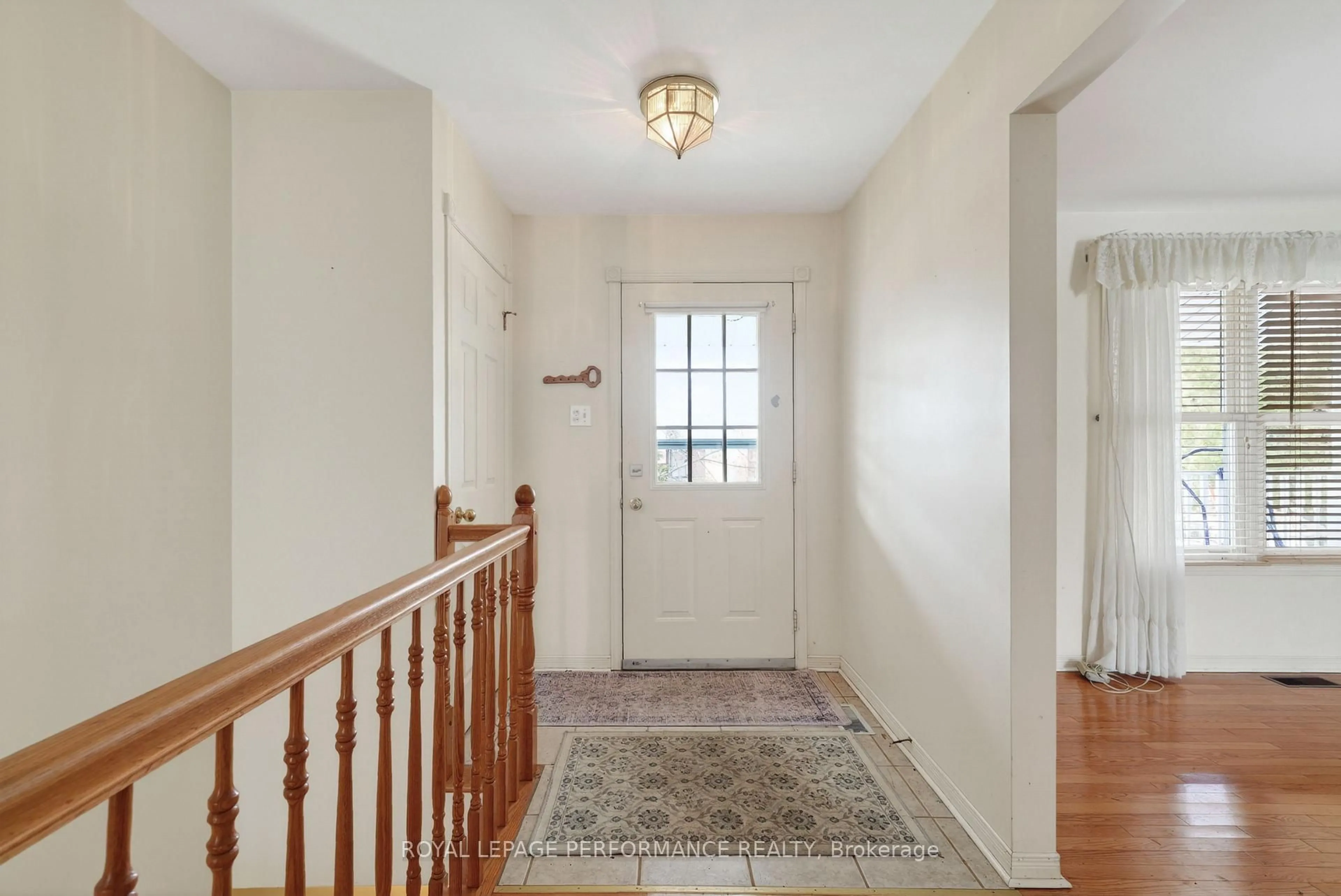 Indoor entryway for 63 Columbia Ave, South Stormont Ontario K0C 1P0