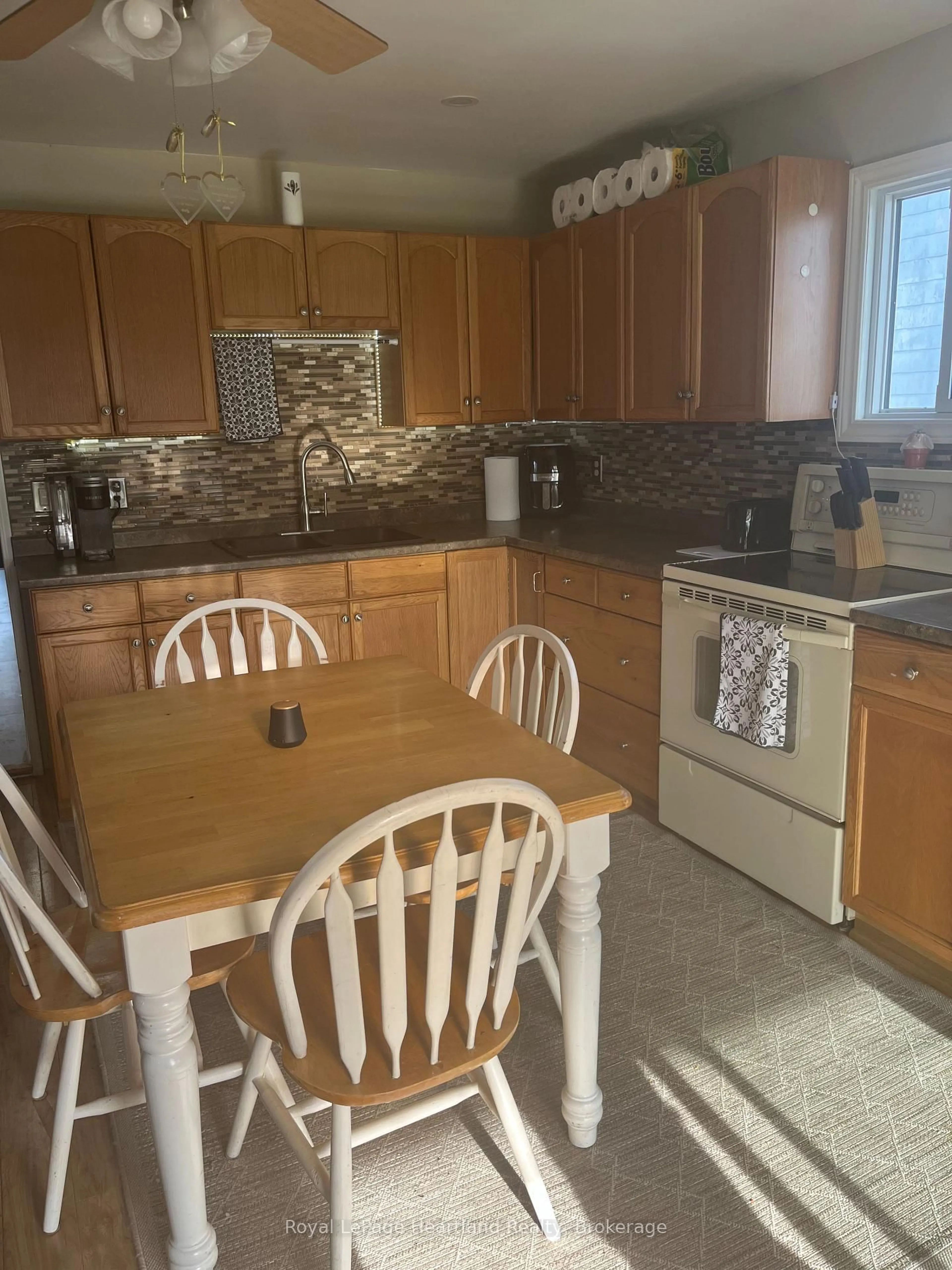 Standard kitchen, unknown for 38 Goshen St, Bluewater Ontario N0M 2T0