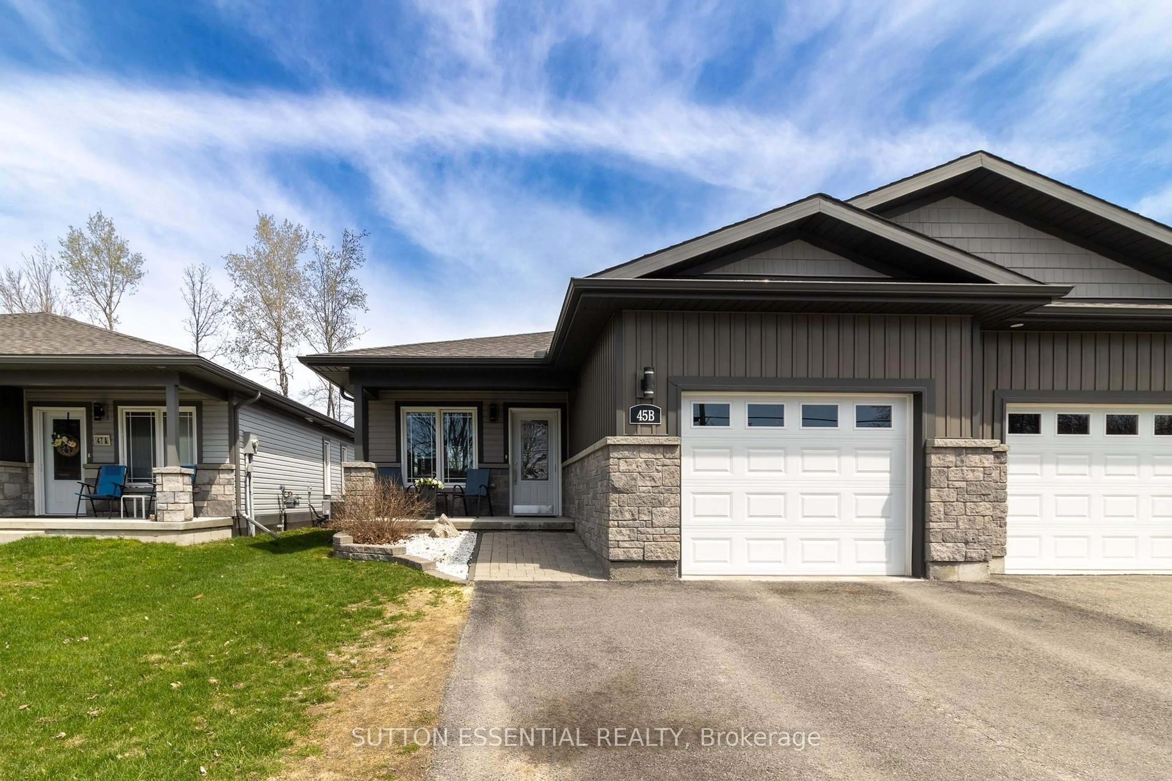 Home with vinyl exterior material, street for 45B Centre St, Brockville Ontario K6V 0C9