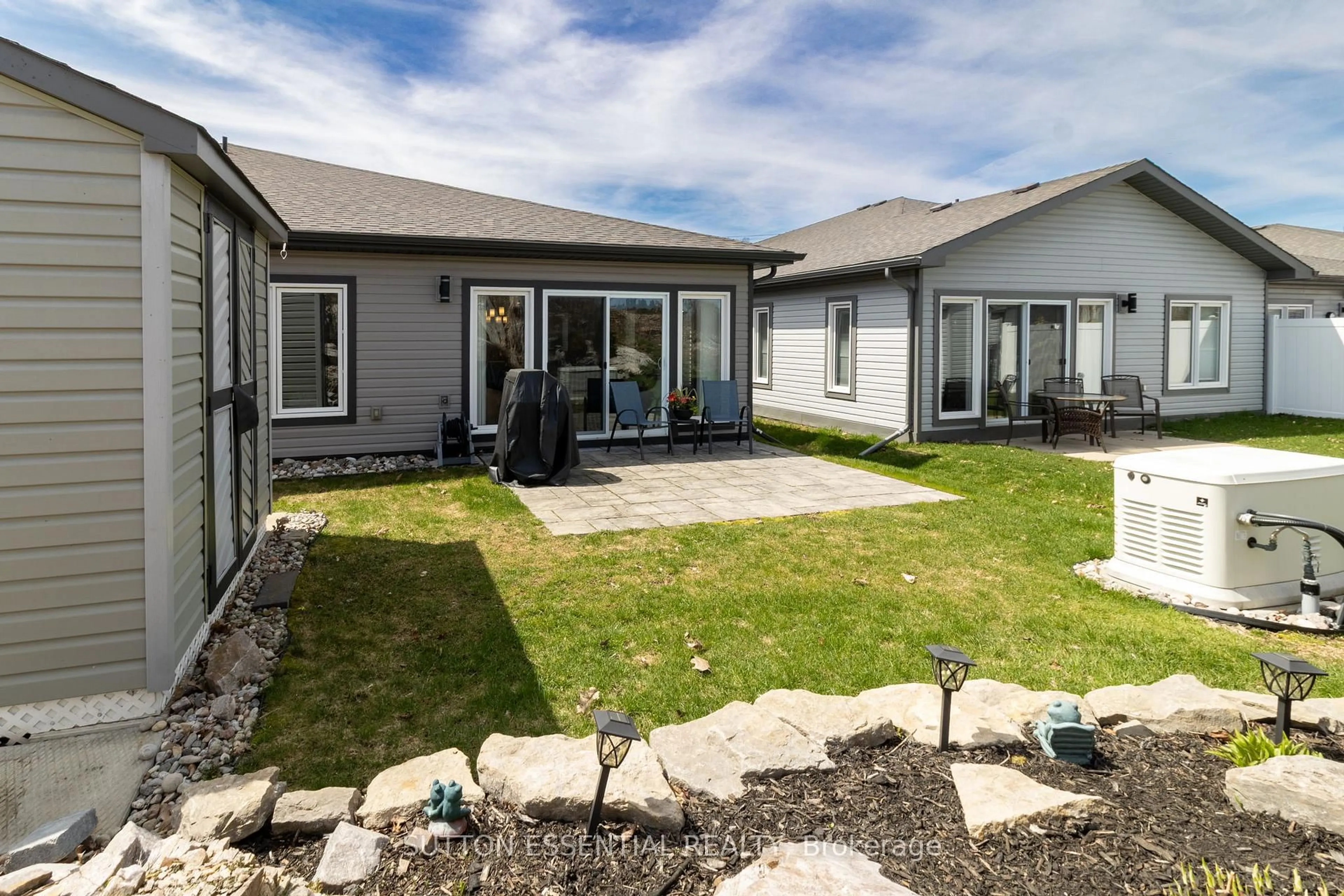 A pic from outside/outdoor area/front of a property/back of a property/a pic from drone, street for 45B Centre St, Brockville Ontario K6V 0C9