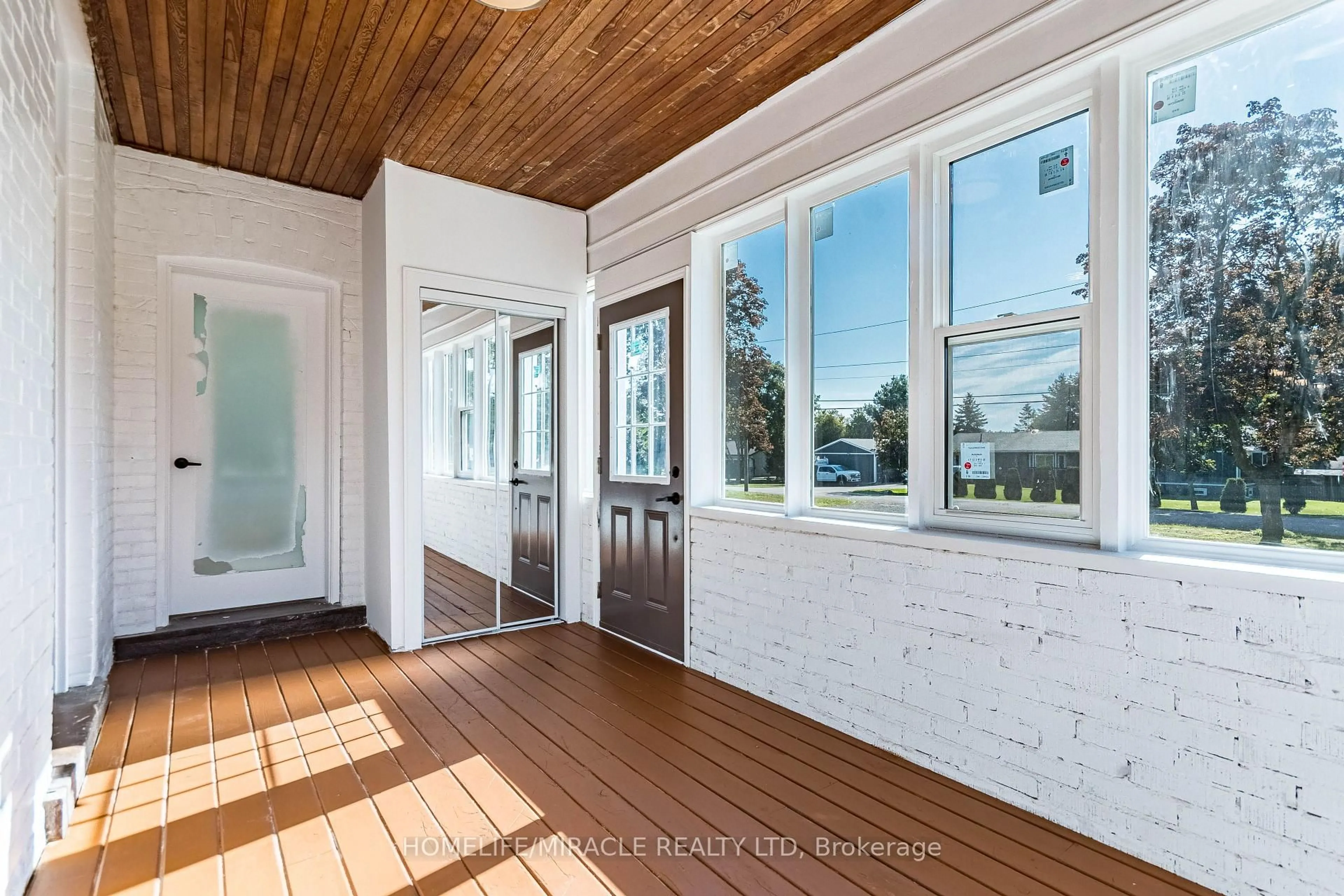 Indoor entryway for 12 ORANGEVILLE St, Erin Ontario N0B 1Z0