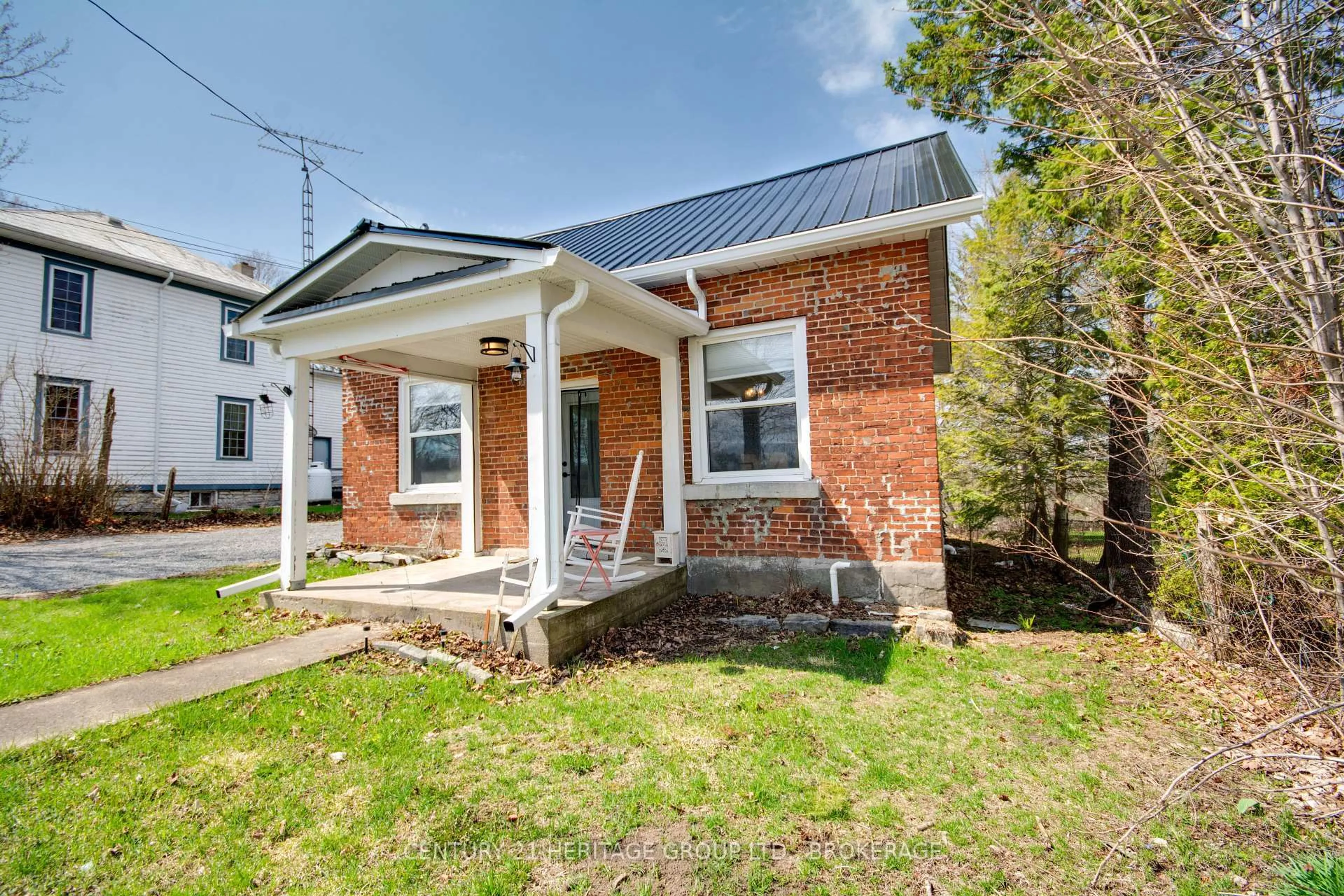 Home with brick exterior material, street for 4309 Stagecoach Rd, Sydenham Ontario K0H 2T0