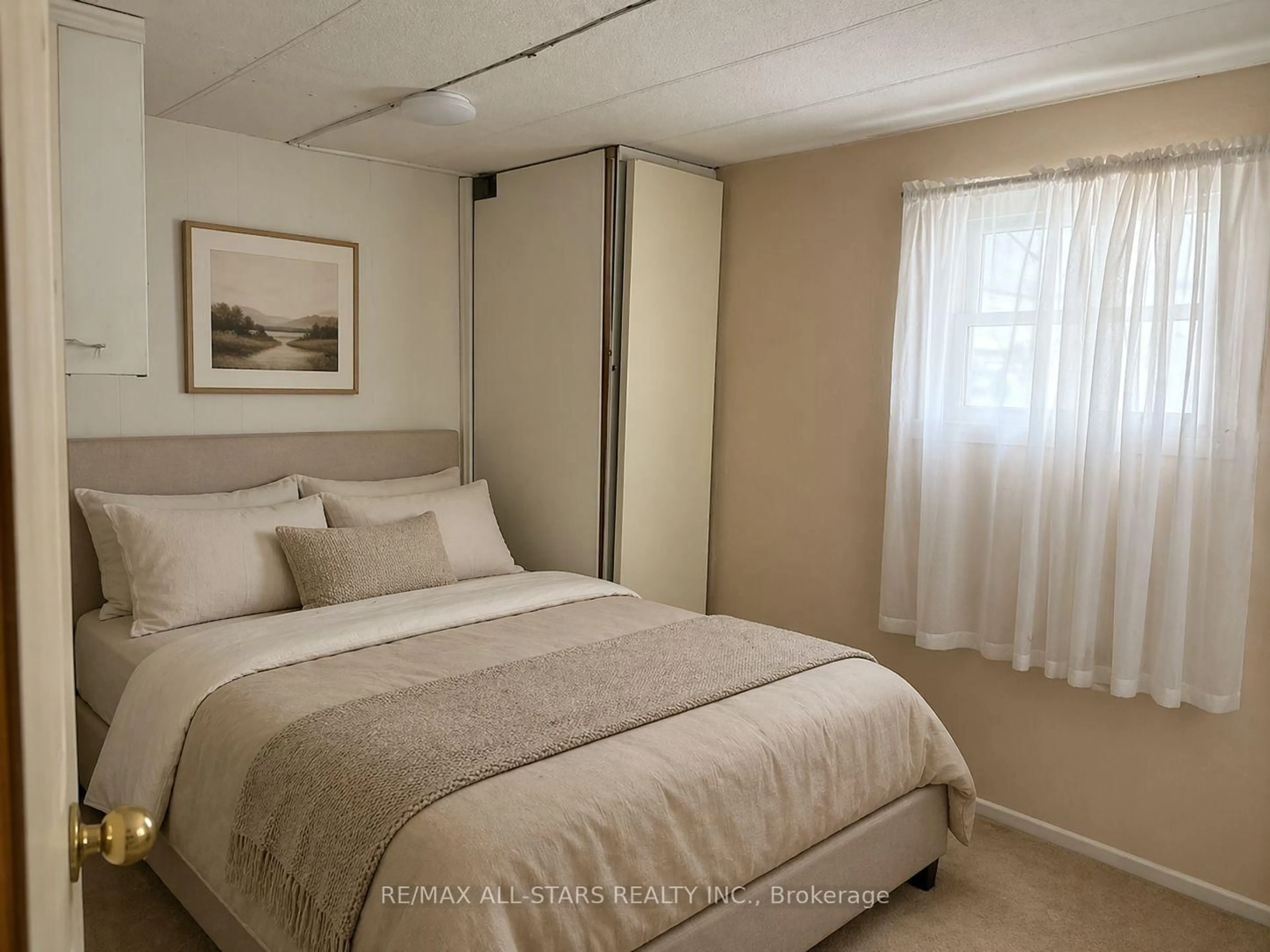 Bedroom with bed, unknown for 12 Stephen Crt, Kawartha Lakes Ontario K0M 1L0