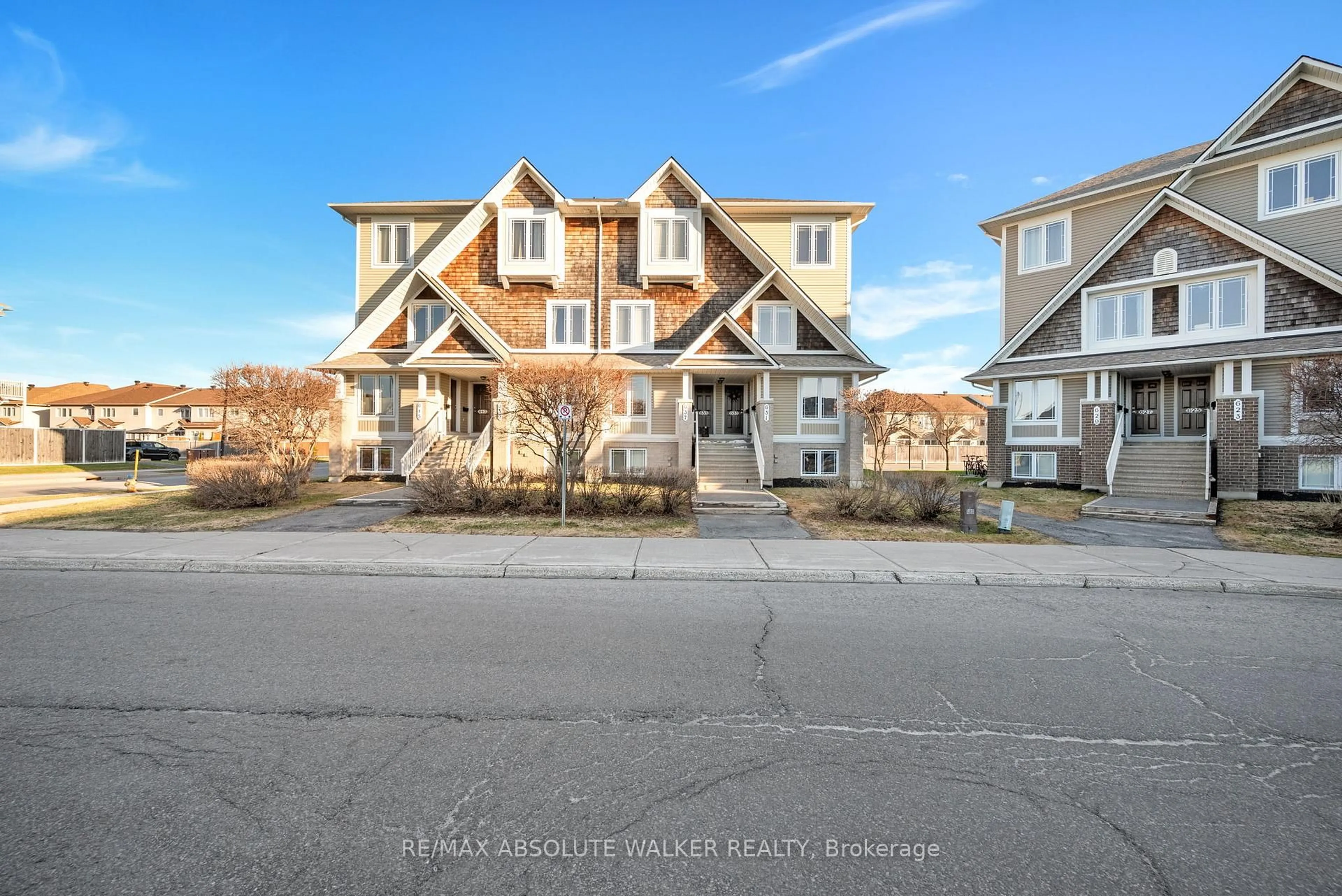 A pic from outside/outdoor area/front of a property/back of a property/a pic from drone, street for 633 Lakeridge Dr #32, Ottawa Ontario K4A 0H4