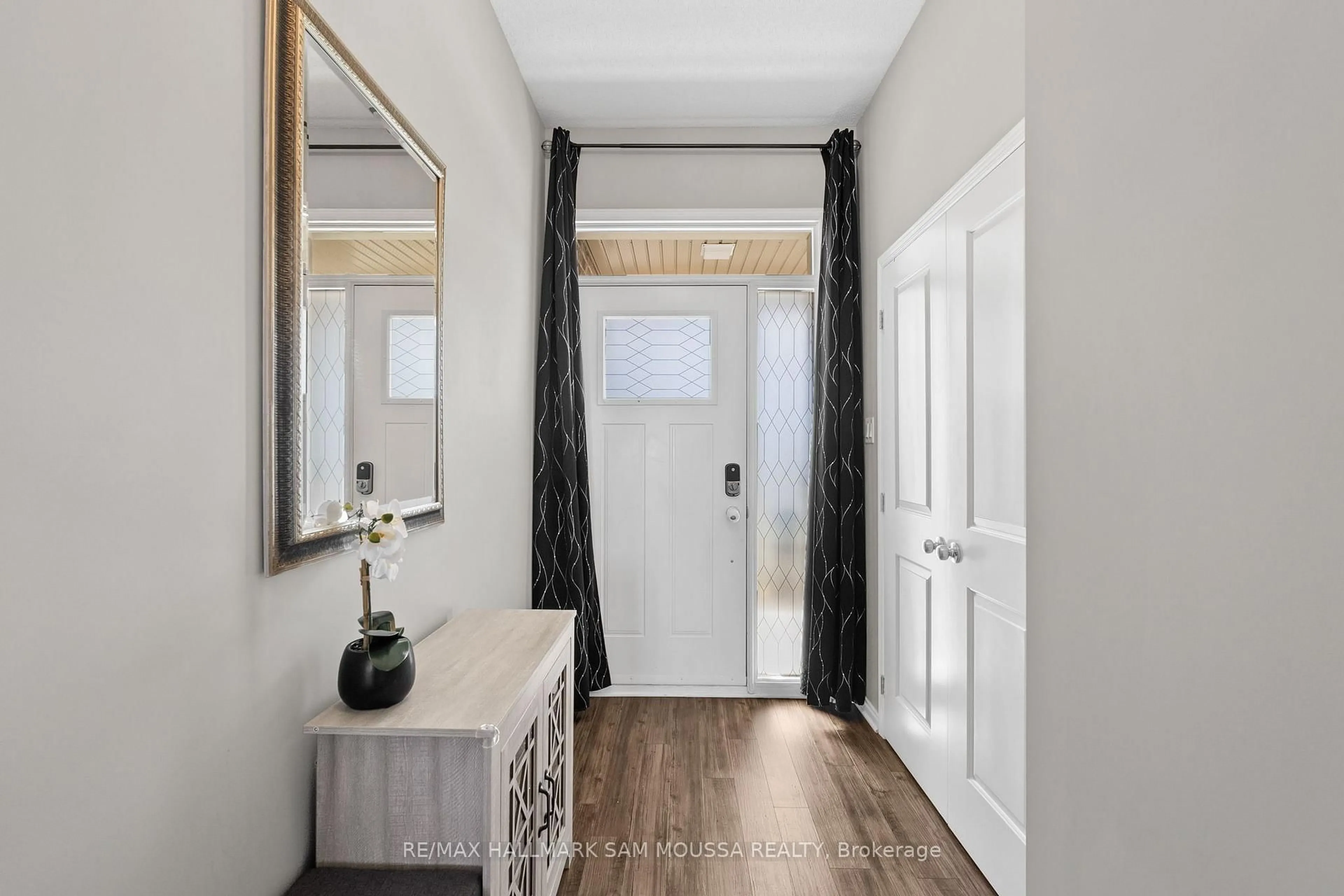 Indoor entryway for 75 Stokes Dr, Carleton Place Ontario K7C 0J6