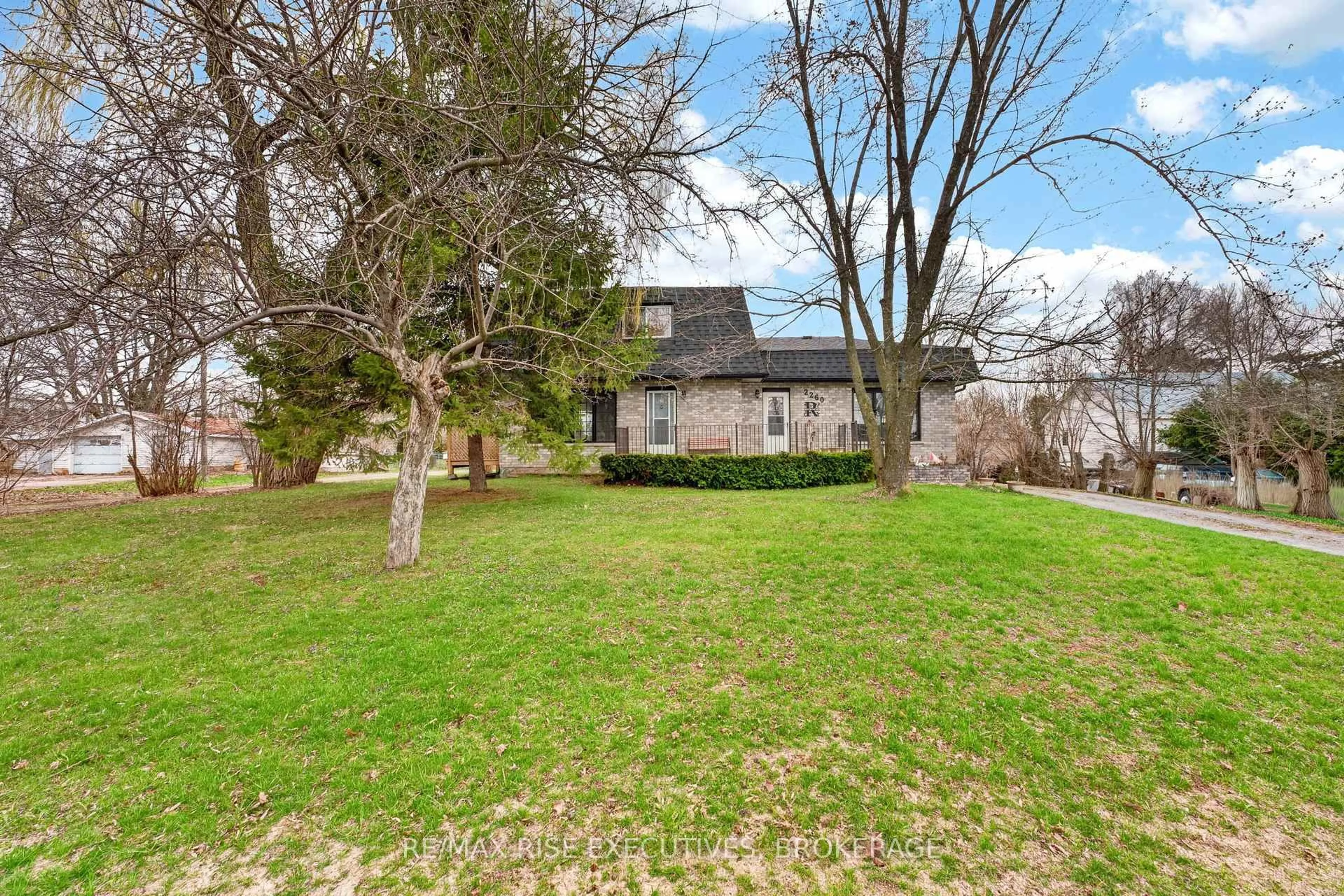 A pic from outside/outdoor area/front of a property/back of a property/a pic from drone, street for 2260 Sydenham Rd, Mcdonalds Corners Ontario K0H 1M0