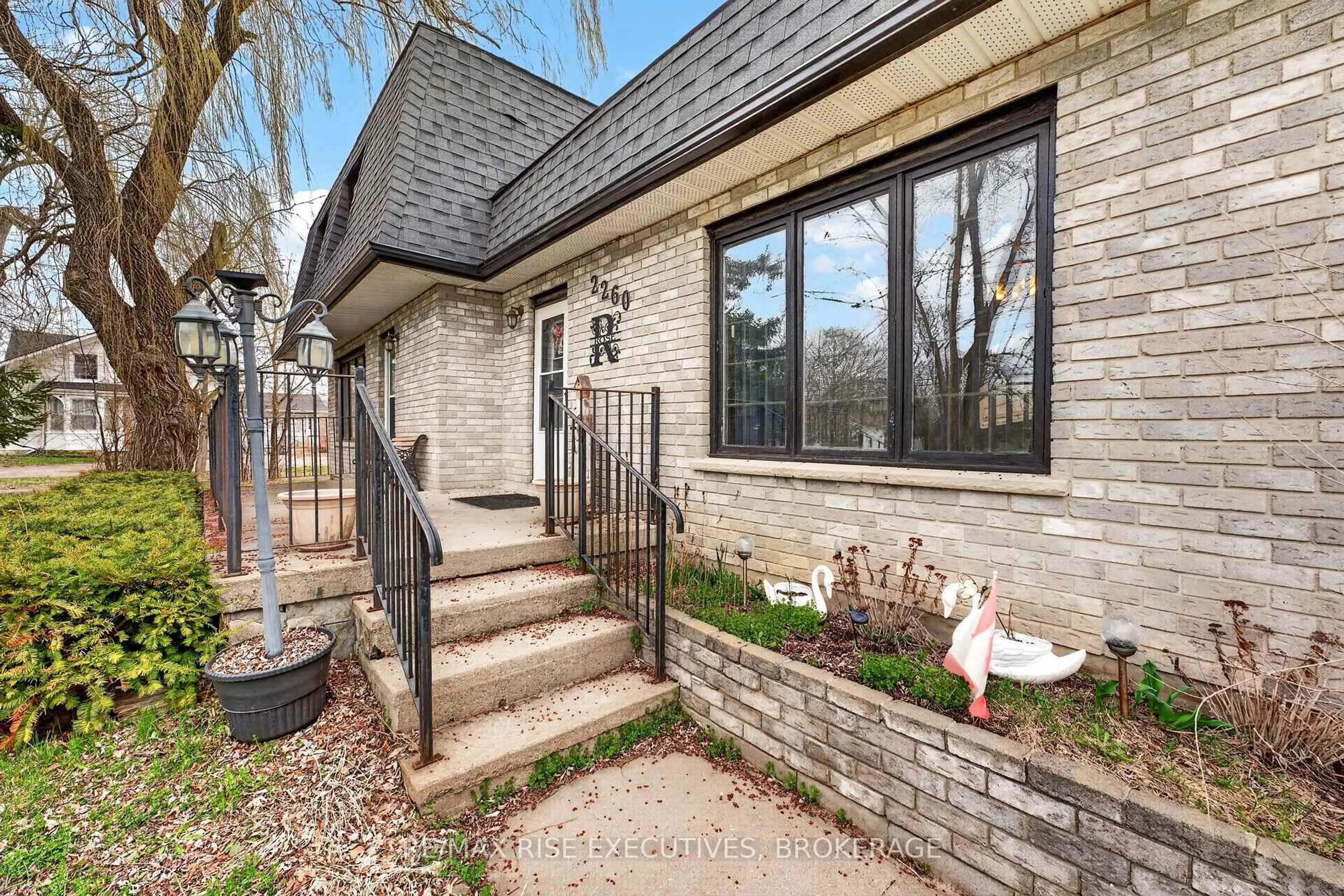 Home with brick exterior material, street for 2260 Sydenham Rd, Mcdonalds Corners Ontario K0H 1M0