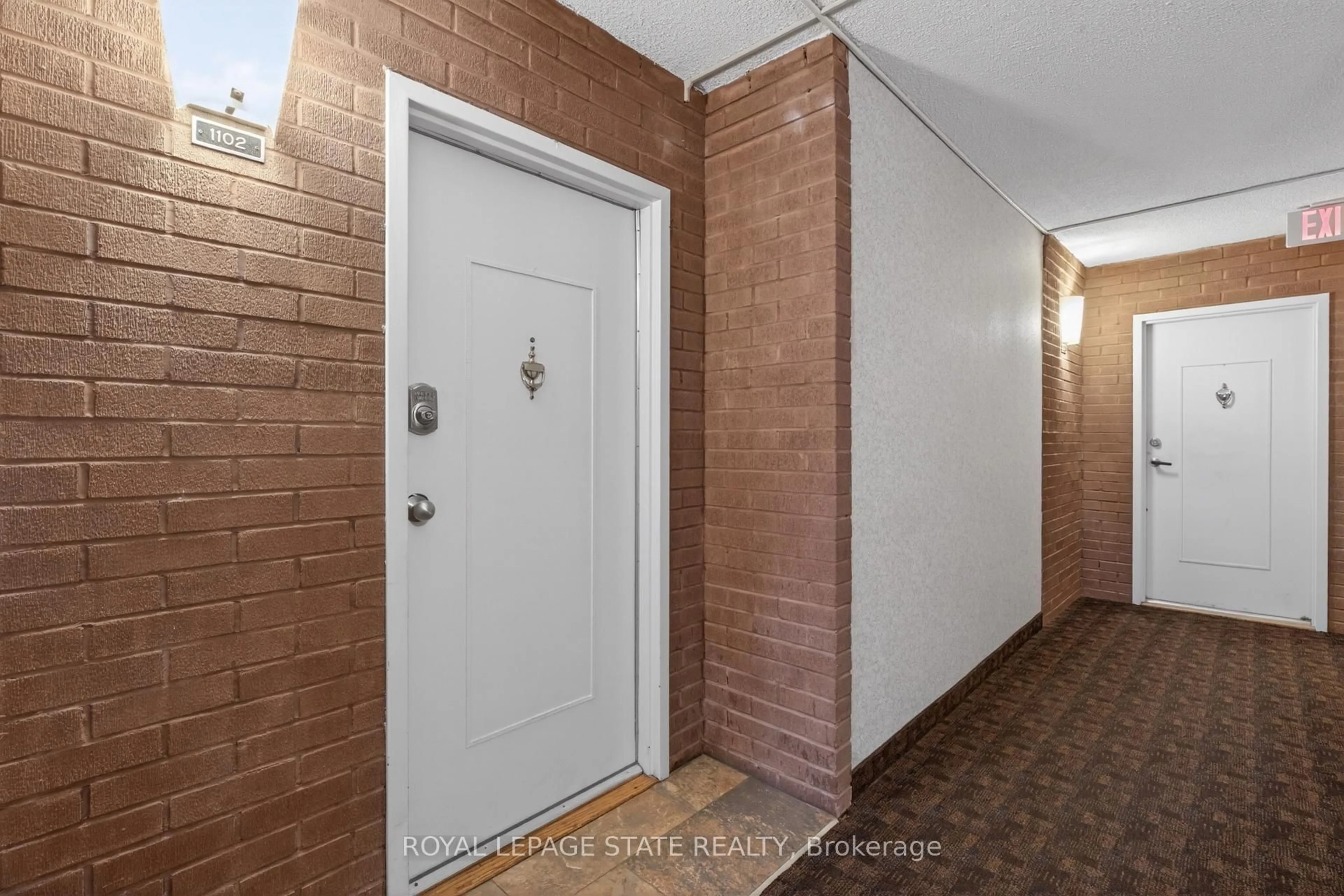 Indoor entryway for 1966 Main St #1102, Hamilton Ontario L8S 1J6