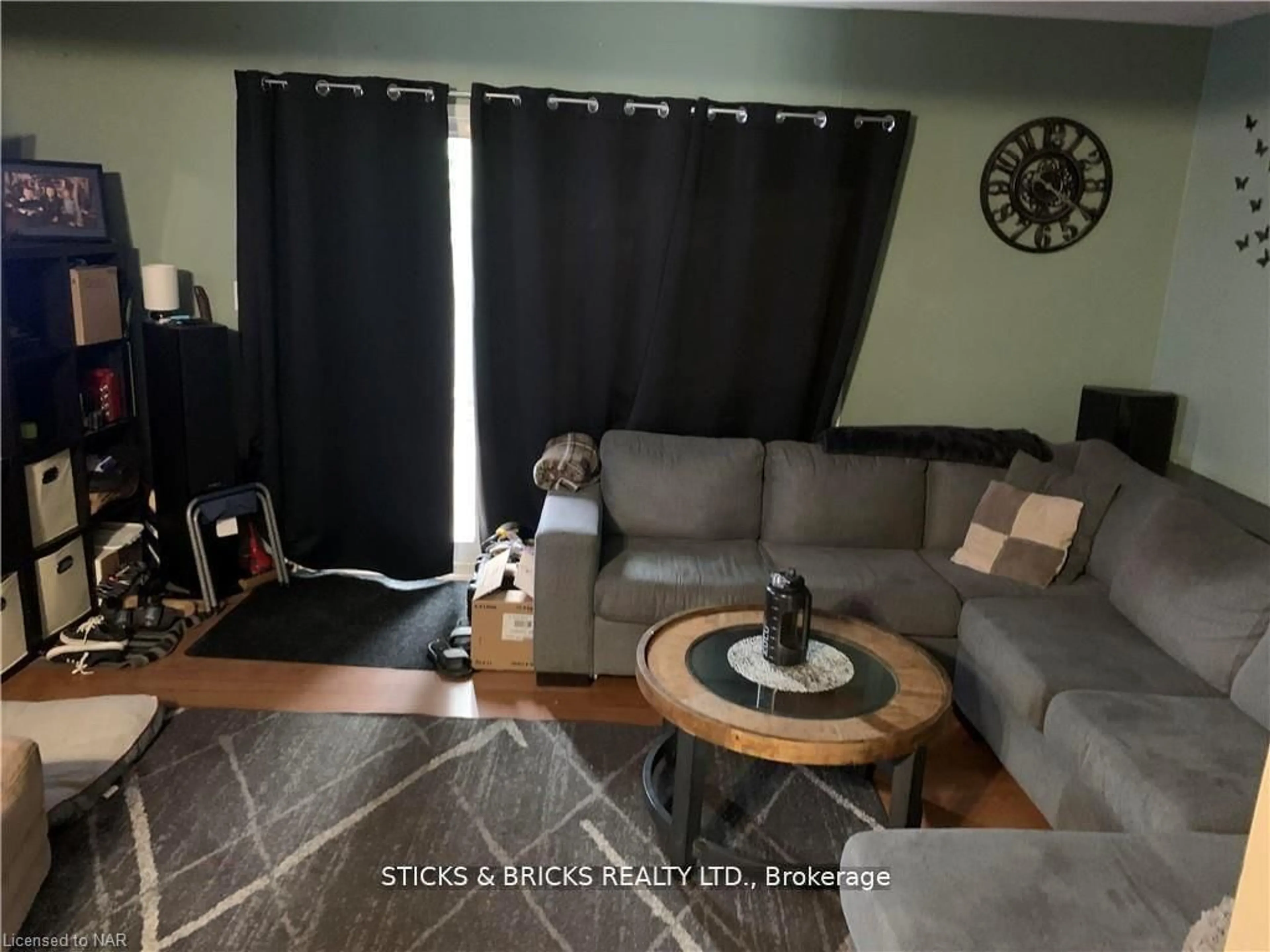 Living room with furniture, unknown for 6767 Thorold Stone Rd #21, Niagara Falls Ontario L2J 3W9