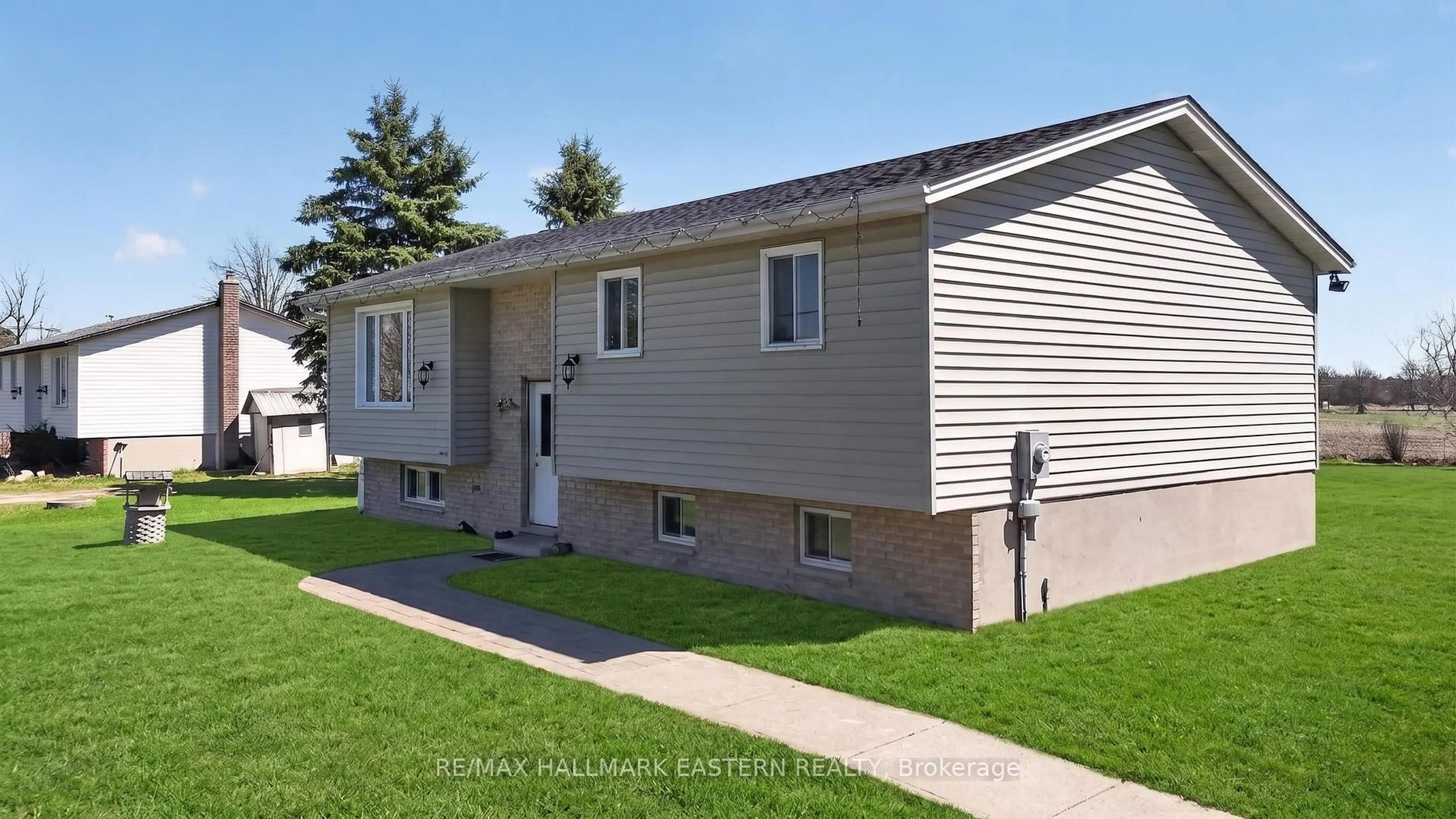 Home with vinyl exterior material, street for 327 Centre Line, Asphodel-Norwood Ontario K0L 1Y0