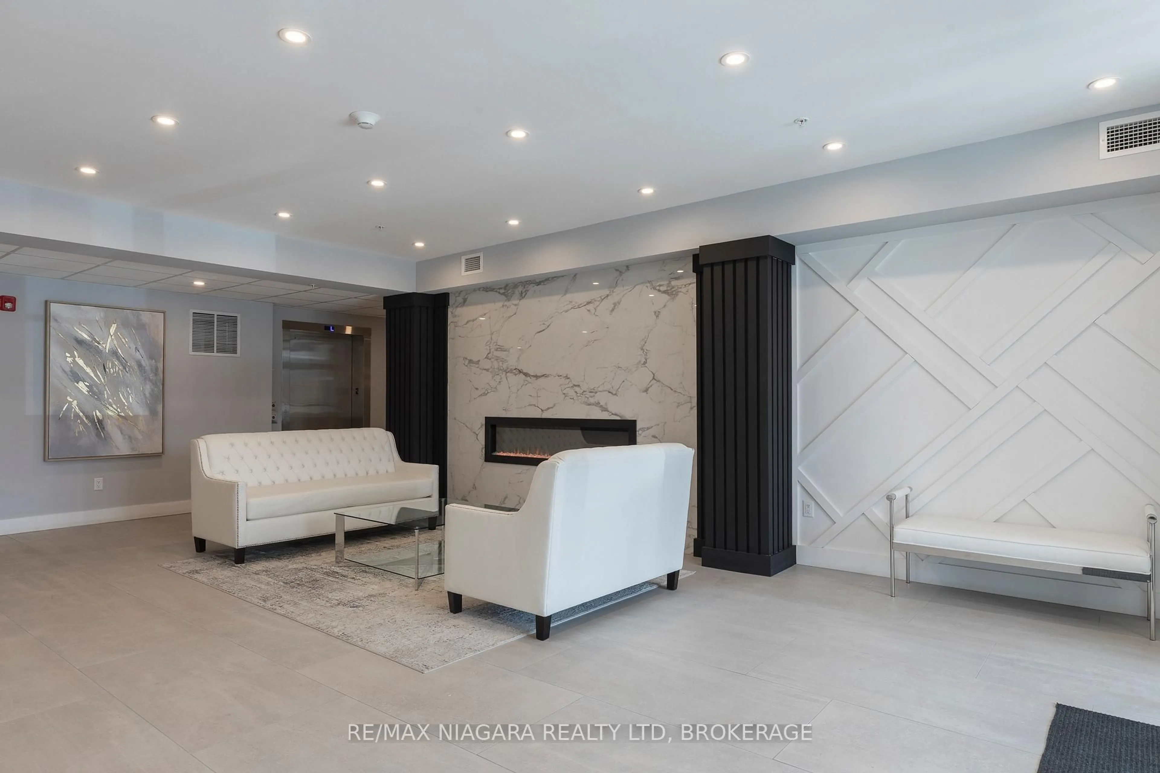 Lobby for 120 Springvalley Cres #208, Hamilton Ontario L9C 0G2
