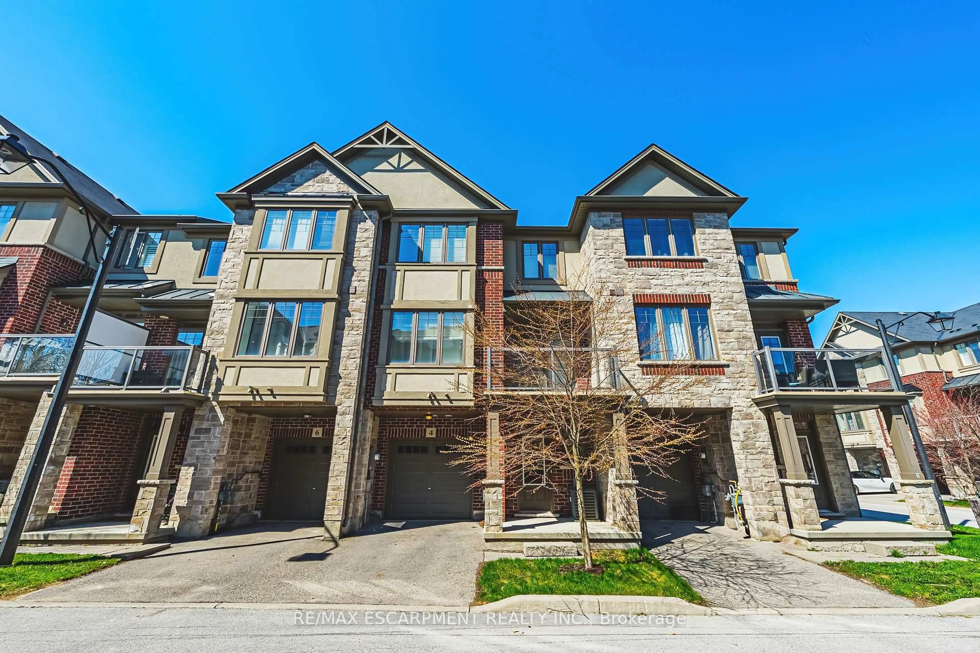 Unknown for 4 Bird Lane, Hamilton Ontario L9G 0G7