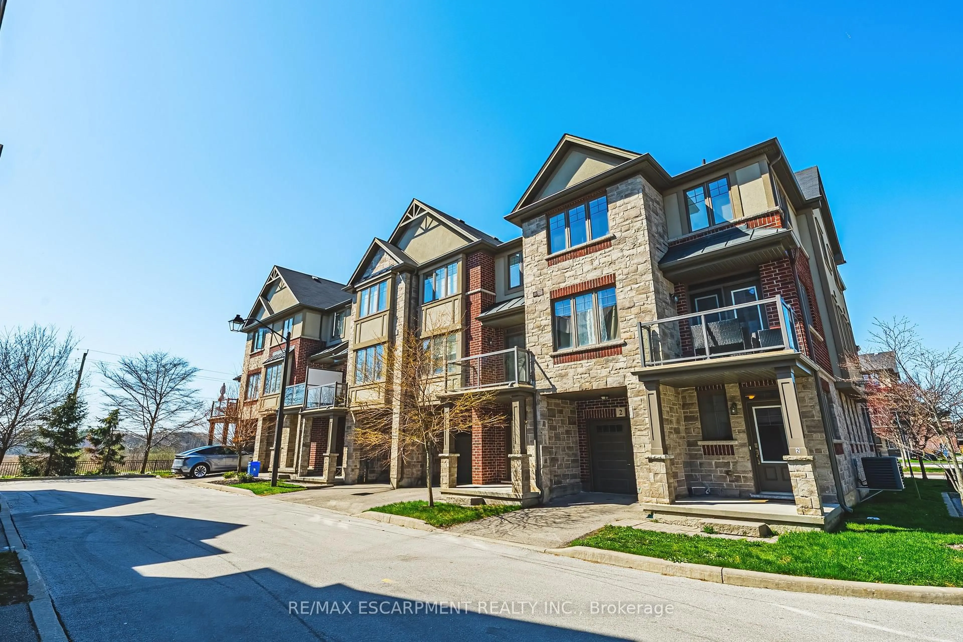 Unknown for 4 Bird Lane, Hamilton Ontario L9G 0G7