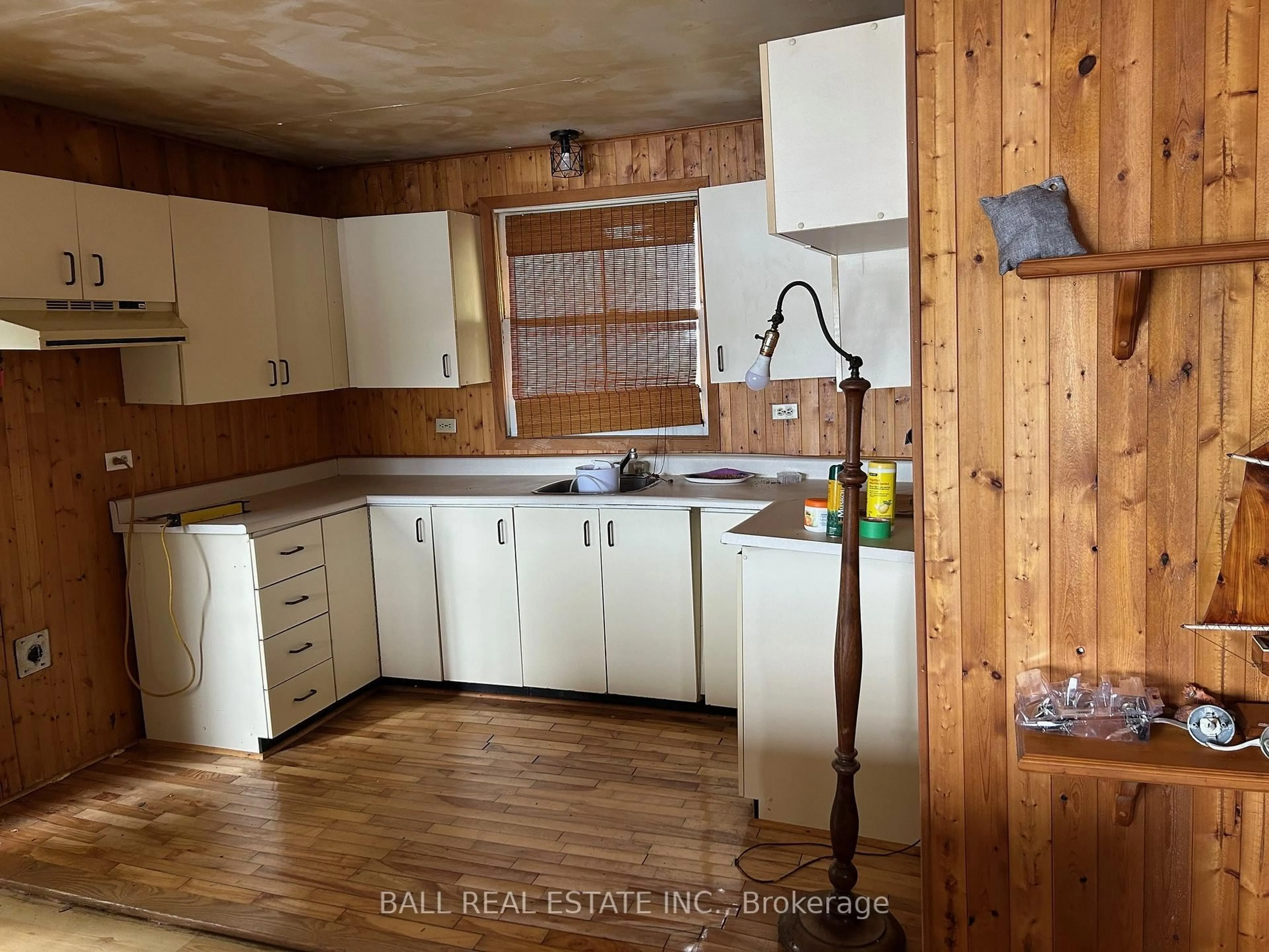 Standard kitchen, unknown for 2095 Wilson Lane, Selwyn Ontario K0L 3G0