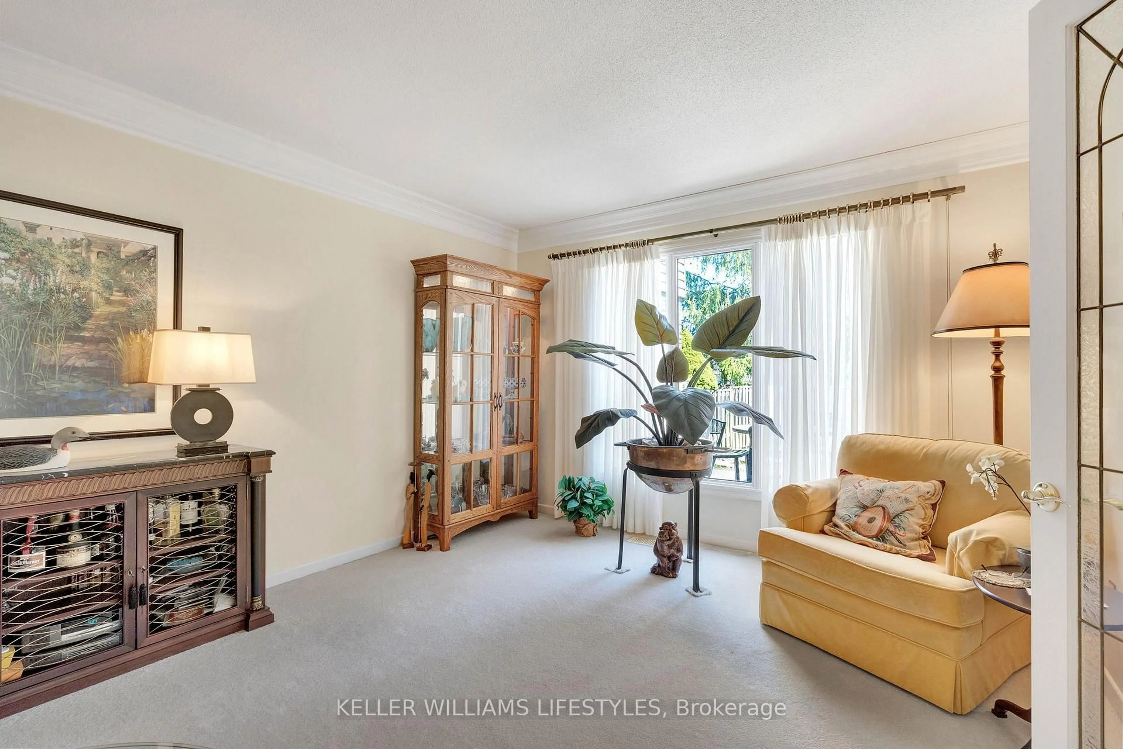 Living room with furniture, unknown for 695 Woodcrest Blvd, London South Ontario N6K 1P8