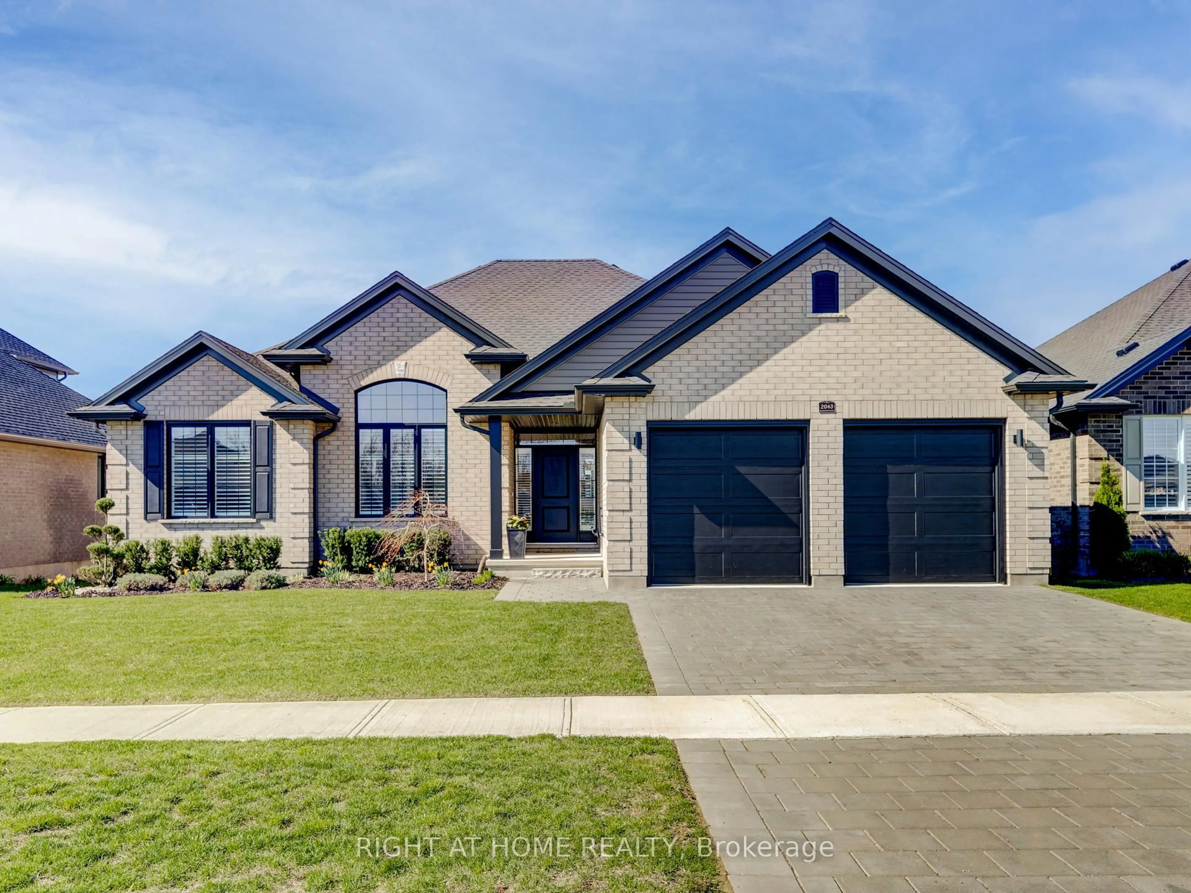 Home with brick exterior material, street for 2043 LOCKWOOD Cres, Strathroy-Caradoc Ontario N0L 1W0