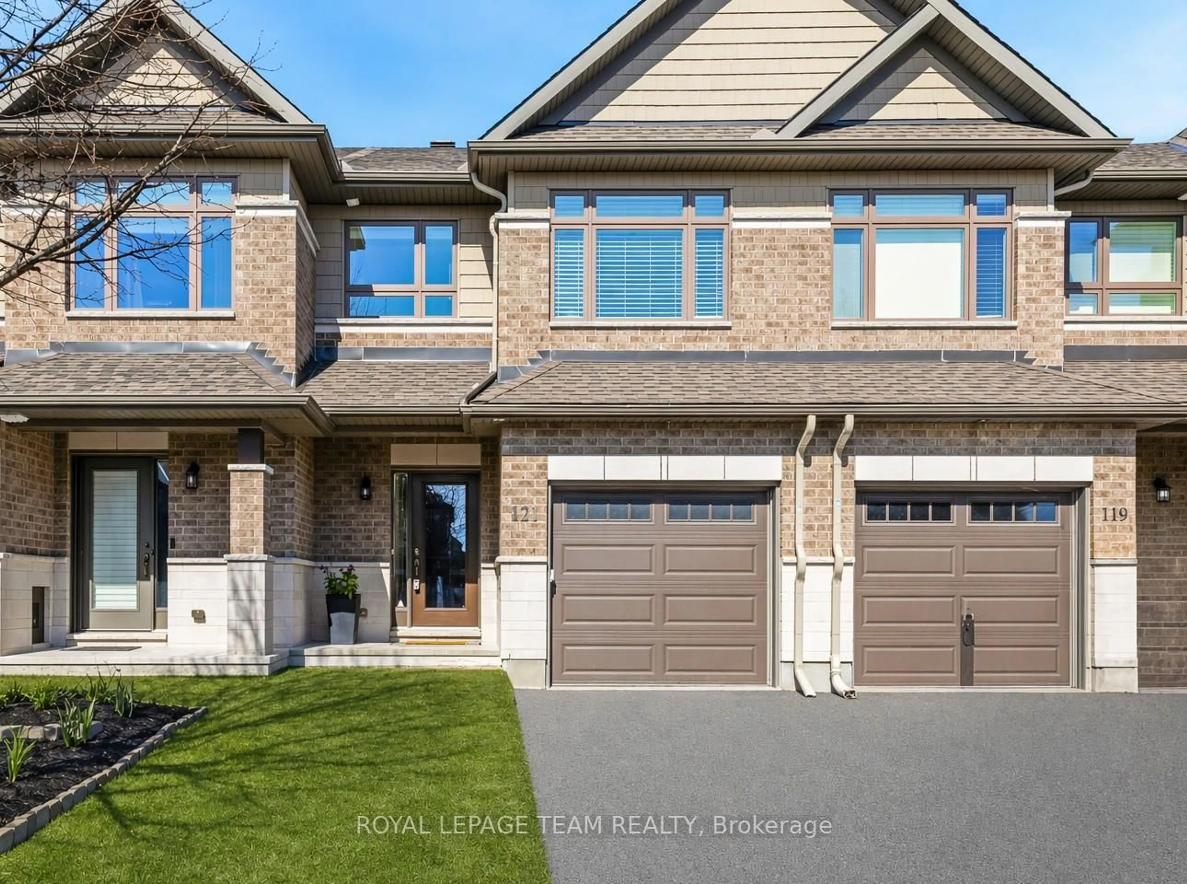 Home with brick exterior material, street for 121 Woodhurst Cres, Ottawa Ontario K2S 0T4