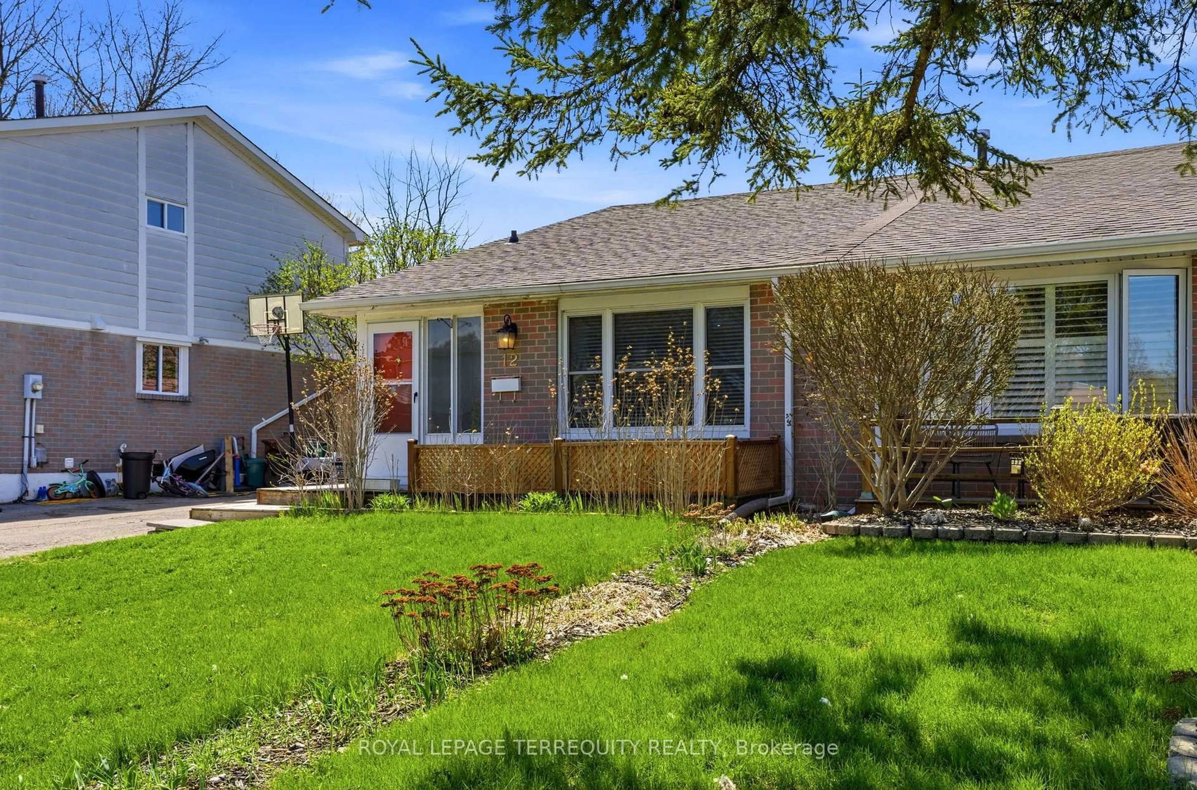 Unknown for 12 Roman Cres, Brantford Ontario N3V 1A3